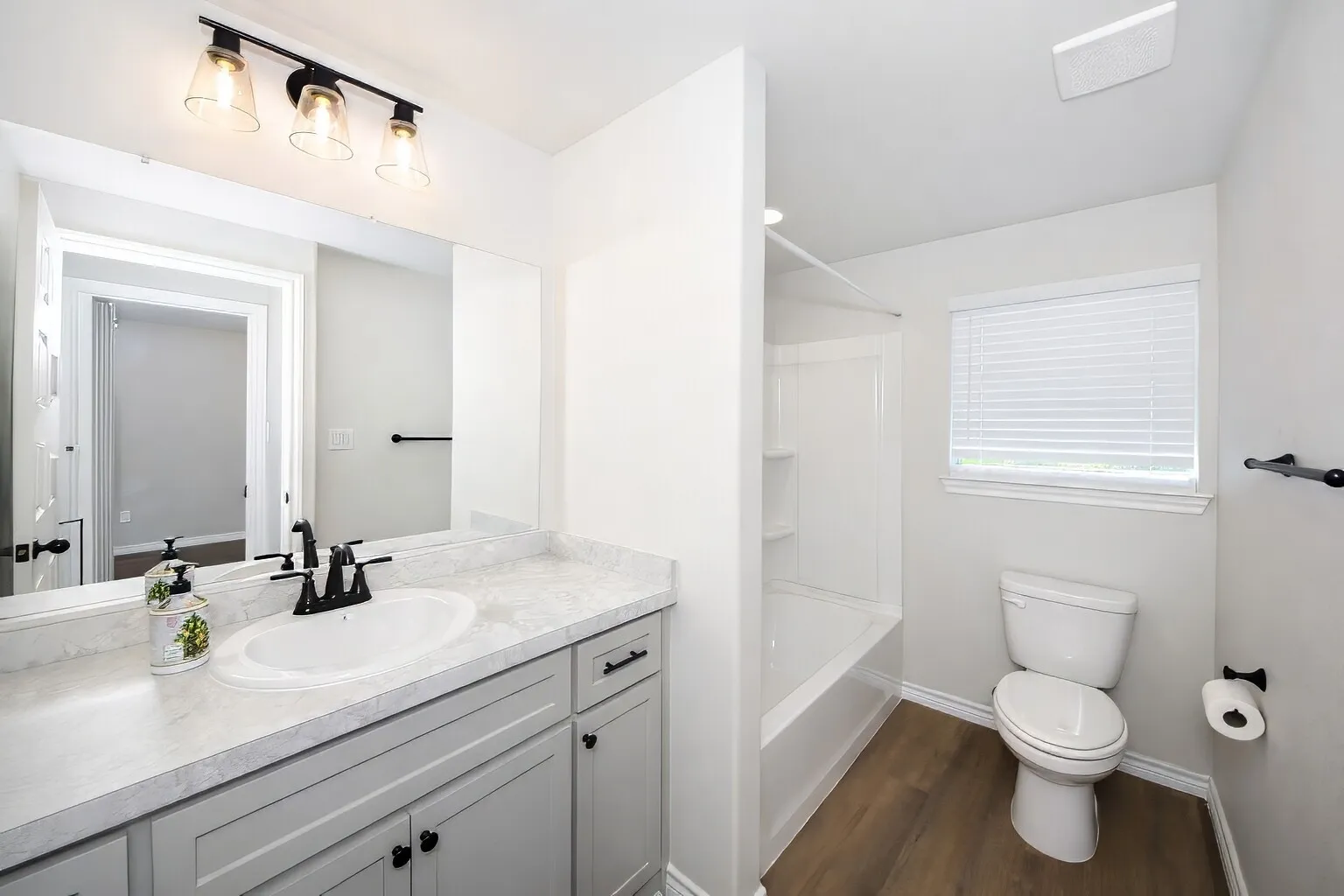 Single Family Residence For Rent in Wise County , 1119 Salt Creek Road, Springtown, Texas 76082, 3 Bedroom, 2 Bathroom, 2 Garage spaces, 2,181 Sqft, built in 1970, mls#21377950, Real Estate Agent in Springtown, Homes For Rent in Wise county, Homes For Rent in Springtown, Realtor in Springtown Texas, Real Estate Brokerage Independent Realty Texas, Luminita Cordes Realtor