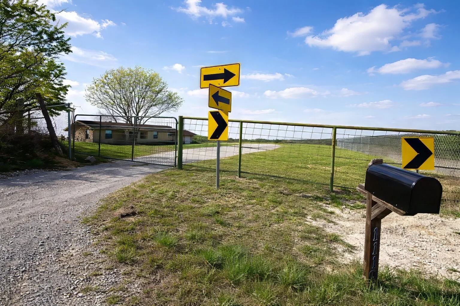 Single Family Residence For Rent in Wise County , 1119 Salt Creek Road, Springtown, Texas 76082, 3 Bedroom, 2 Bathroom, 2 Garage spaces, 2,181 Sqft, built in 1970, mls#21377950, Real Estate Agent in Springtown, Homes For Rent in Wise county, Homes For Rent in Springtown, Realtor in Springtown Texas, Real Estate Brokerage Independent Realty Texas, Luminita Cordes Realtor