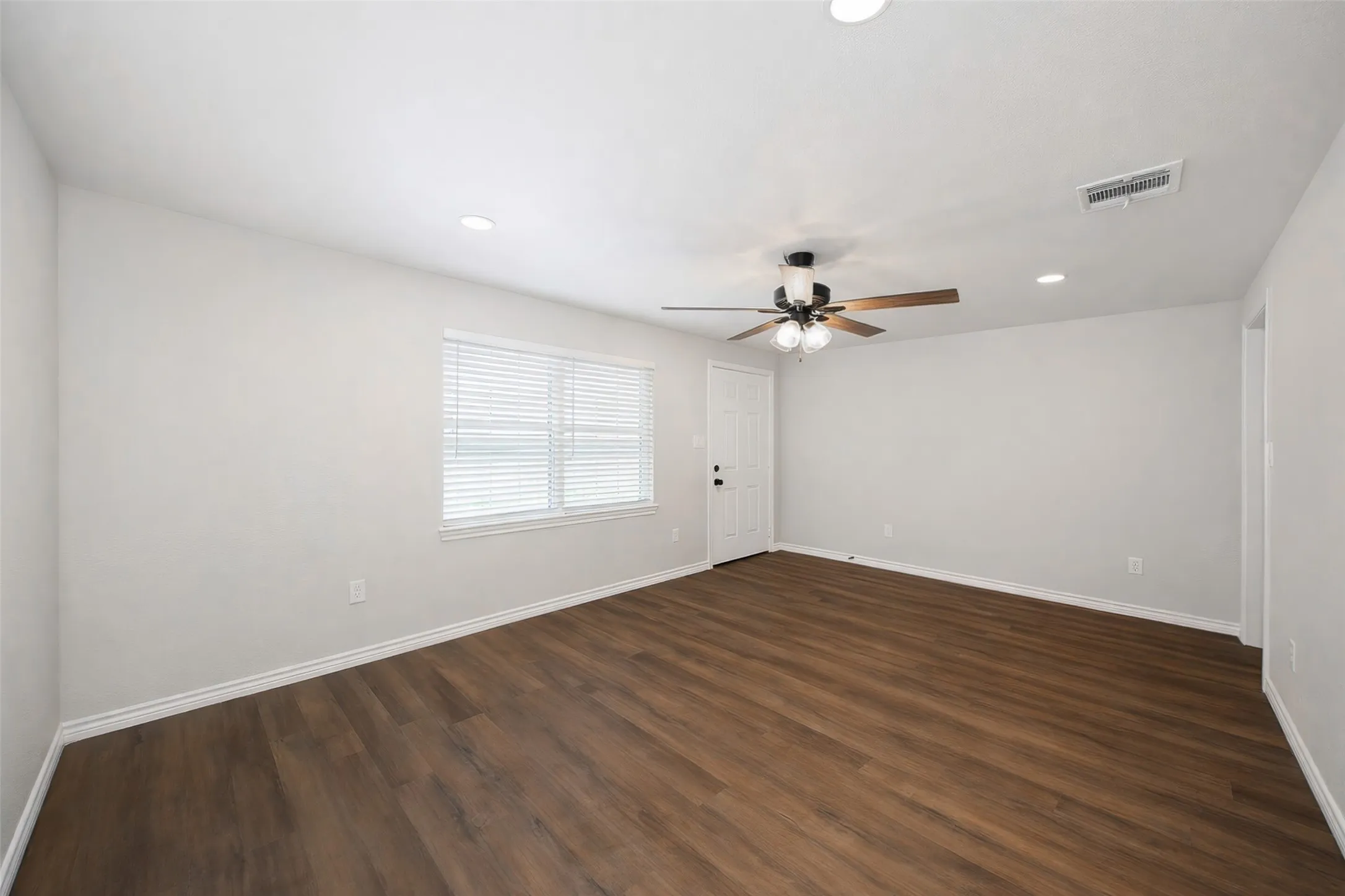 Single Family Residence For Rent in Wise County , 1119 Salt Creek Road, Springtown, Texas 76082, 3 Bedroom, 2 Bathroom, 2 Garage spaces, 2,181 Sqft, built in 1970, mls#21377950, Real Estate Agent in Springtown, Homes For Rent in Wise county, Homes For Rent in Springtown, Realtor in Springtown Texas, Real Estate Brokerage Independent Realty Texas, Luminita Cordes Realtor