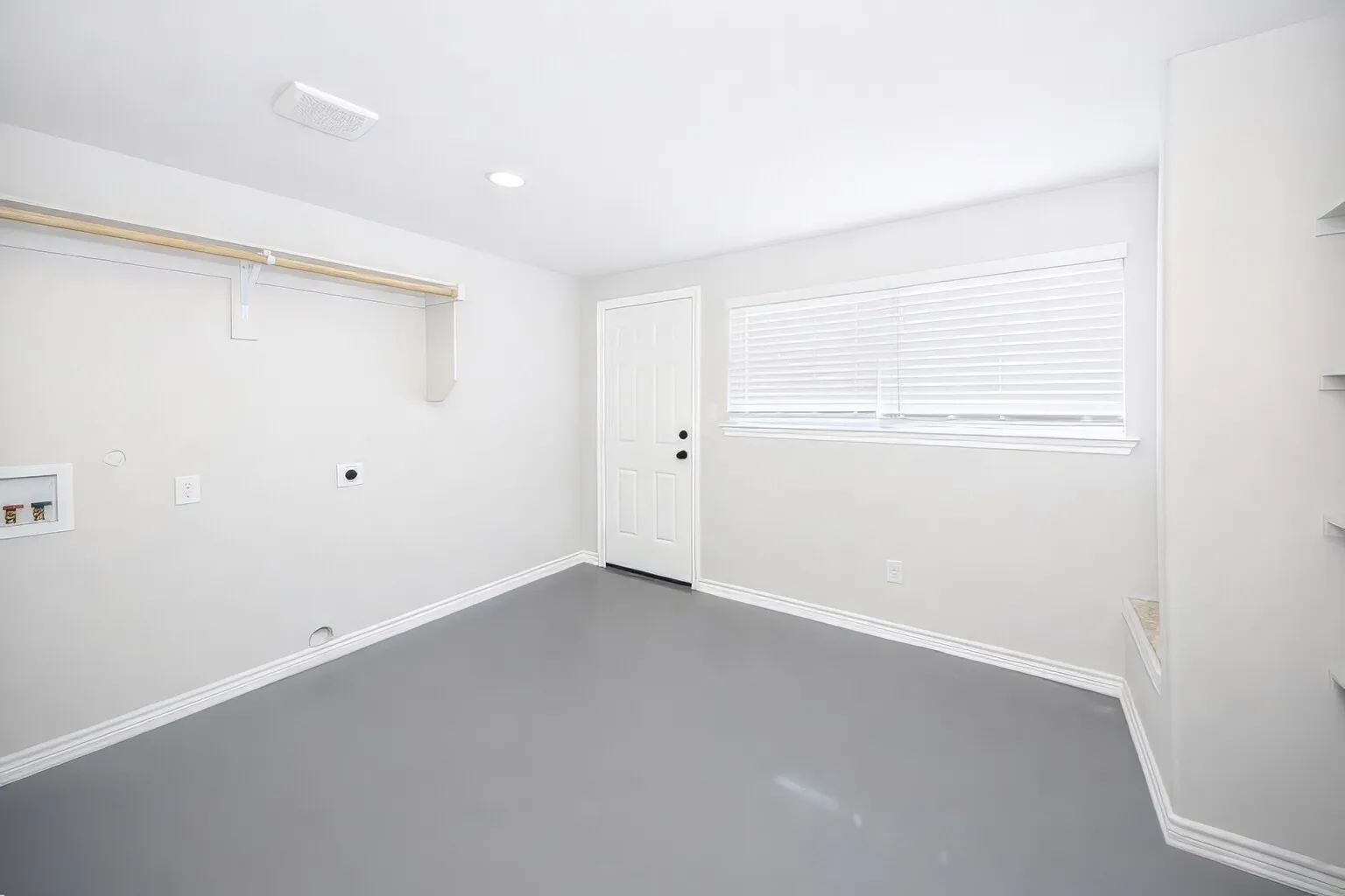 Single Family Residence For Rent in Wise County , 1119 Salt Creek Road, Springtown, Texas 76082, 3 Bedroom, 2 Bathroom, 2 Garage spaces, 2,181 Sqft, built in 1970, mls#21377950, Real Estate Agent in Springtown, Homes For Rent in Wise county, Homes For Rent in Springtown, Realtor in Springtown Texas, Real Estate Brokerage Independent Realty Texas, Luminita Cordes Realtor
