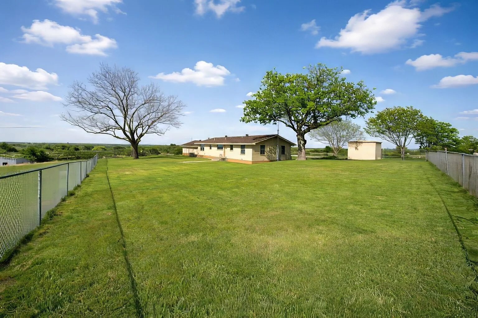 Single Family Residence For Rent in Wise County , 1119 Salt Creek Road, Springtown, Texas 76082, 3 Bedroom, 2 Bathroom, 2 Garage spaces, 2,181 Sqft, built in 1970, mls#21377950, Real Estate Agent in Springtown, Homes For Rent in Wise county, Homes For Rent in Springtown, Realtor in Springtown Texas, Real Estate Brokerage Independent Realty Texas, Luminita Cordes Realtor