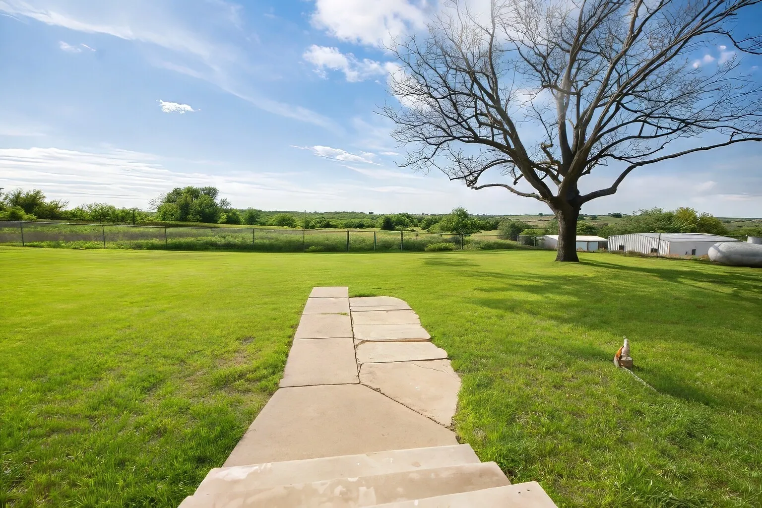 Single Family Residence For Rent in Wise County , 1119 Salt Creek Road, Springtown, Texas 76082, 3 Bedroom, 2 Bathroom, 2 Garage spaces, 2,181 Sqft, built in 1970, mls#21377950, Real Estate Agent in Springtown, Homes For Rent in Wise county, Homes For Rent in Springtown, Realtor in Springtown Texas, Real Estate Brokerage Independent Realty Texas, Luminita Cordes Realtor