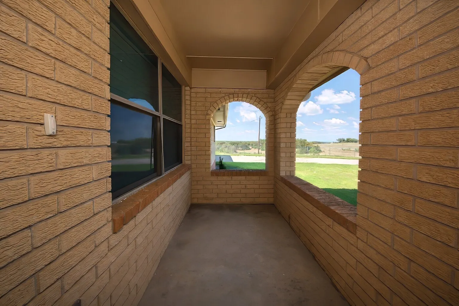 Single Family Residence For Rent in Wise County , 1119 Salt Creek Road, Springtown, Texas 76082, 3 Bedroom, 2 Bathroom, 2 Garage spaces, 2,181 Sqft, built in 1970, mls#21377950, Real Estate Agent in Springtown, Homes For Rent in Wise county, Homes For Rent in Springtown, Realtor in Springtown Texas, Real Estate Brokerage Independent Realty Texas, Luminita Cordes Realtor