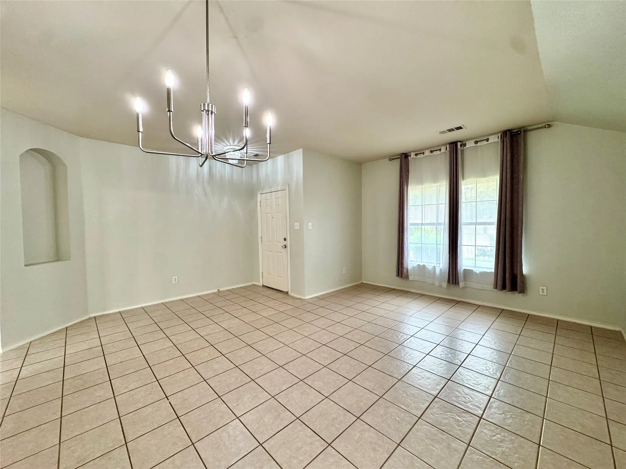 Single Family Residence For Rent in Tarrant County , 2812 Park Place Drive, Grand Prairie, Texas 75052, 3 Bedroom, 2 Bathroom, 2 Garage spaces, 2,197 Sqft, built in 2005, mls#21377953, Real Estate Agent in Grand Prairie, Homes For Rent in Tarrant county, Homes For Rent in Grand Prairie, Realtor in Grand Prairie Texas, Real Estate Brokerage Independent Realty Texas, Luminita Cordes Realtor