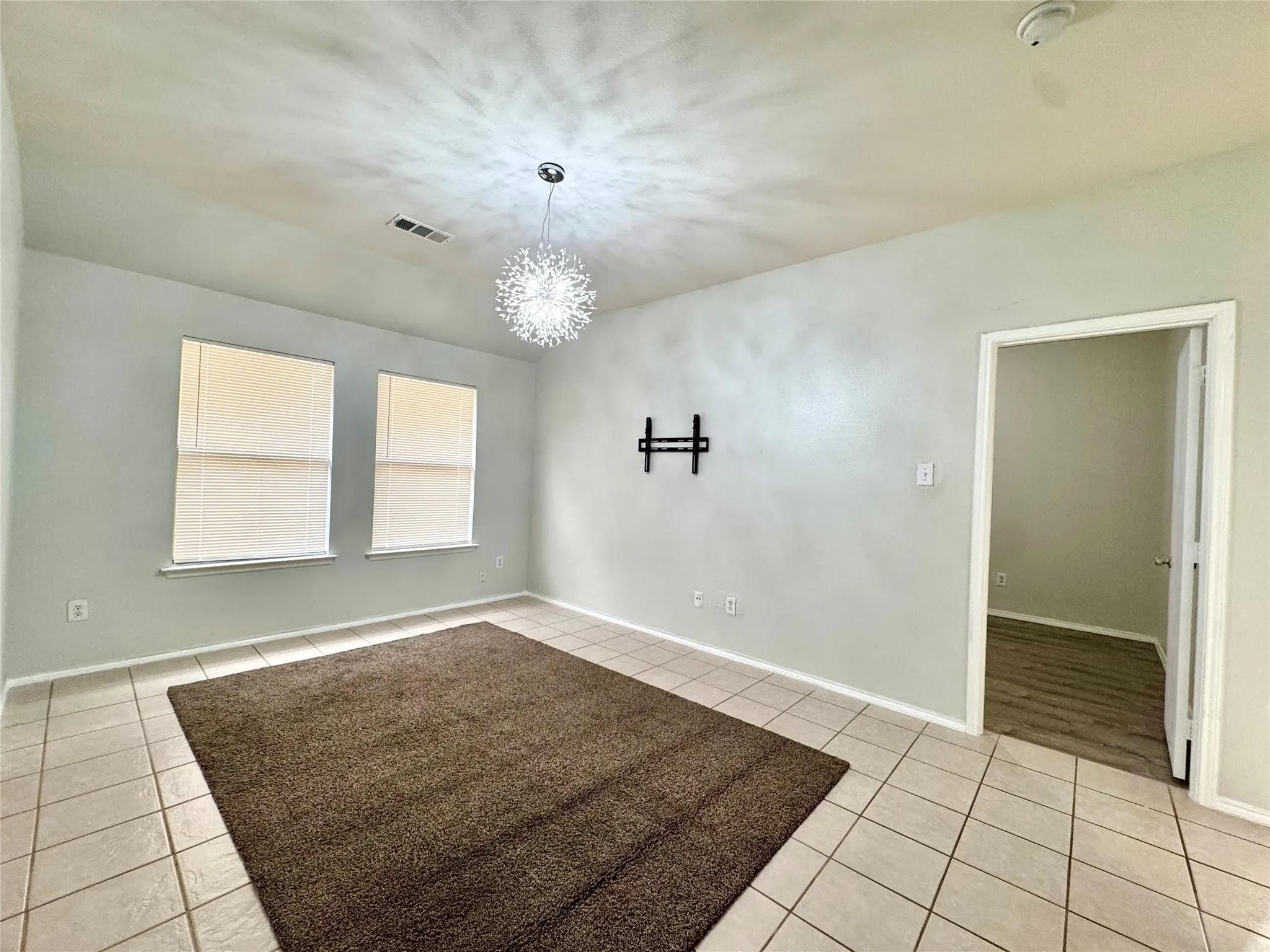 Single Family Residence For Rent in Tarrant County , 2812 Park Place Drive, Grand Prairie, Texas 75052, 3 Bedroom, 2 Bathroom, 2 Garage spaces, 2,197 Sqft, built in 2005, mls#21377953, Real Estate Agent in Grand Prairie, Homes For Rent in Tarrant county, Homes For Rent in Grand Prairie, Realtor in Grand Prairie Texas, Real Estate Brokerage Independent Realty Texas, Luminita Cordes Realtor