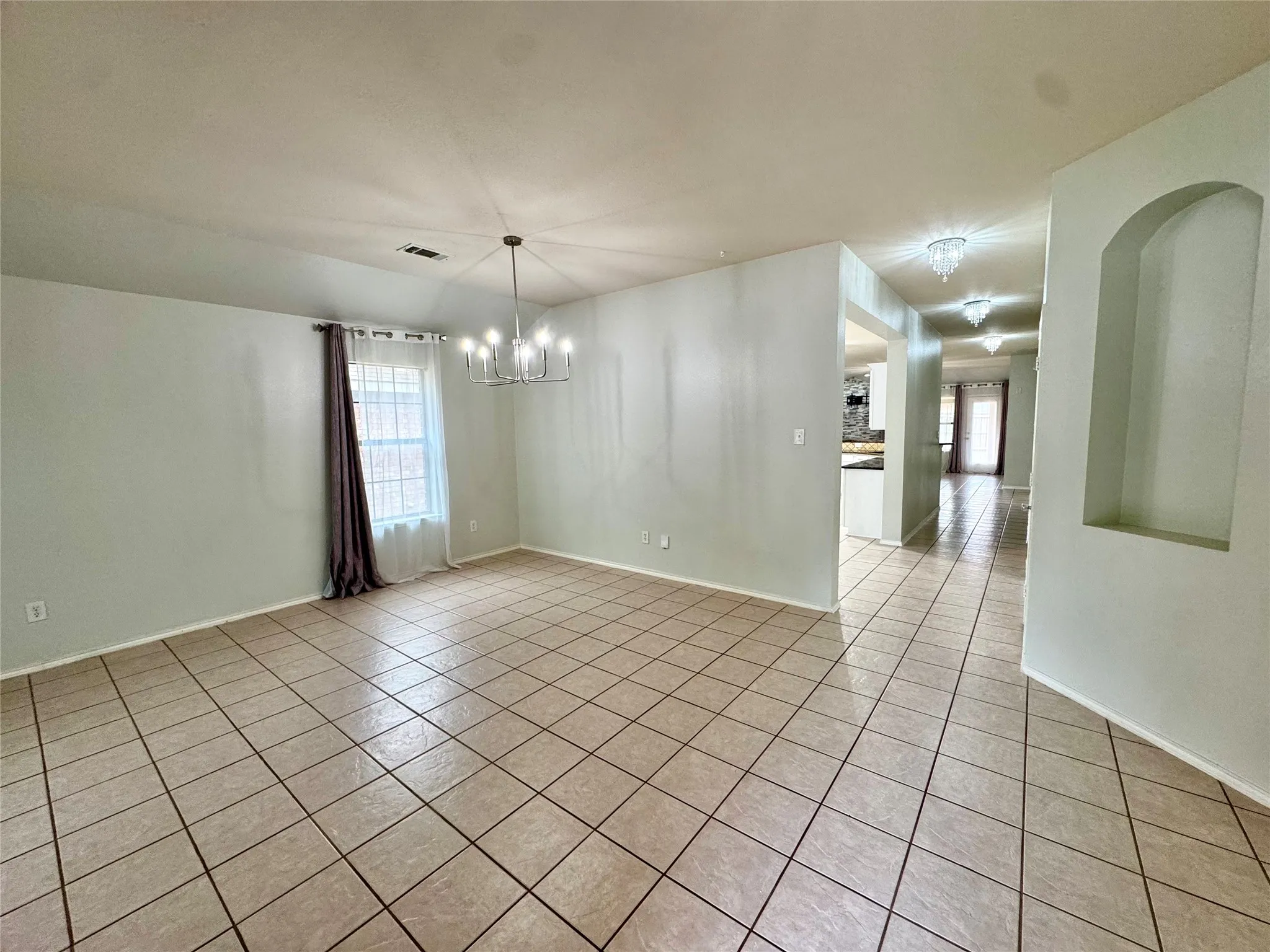 Single Family Residence For Rent in Tarrant County , 2812 Park Place Drive, Grand Prairie, Texas 75052, 3 Bedroom, 2 Bathroom, 2 Garage spaces, 2,197 Sqft, built in 2005, mls#21377953, Real Estate Agent in Grand Prairie, Homes For Rent in Tarrant county, Homes For Rent in Grand Prairie, Realtor in Grand Prairie Texas, Real Estate Brokerage Independent Realty Texas, Luminita Cordes Realtor