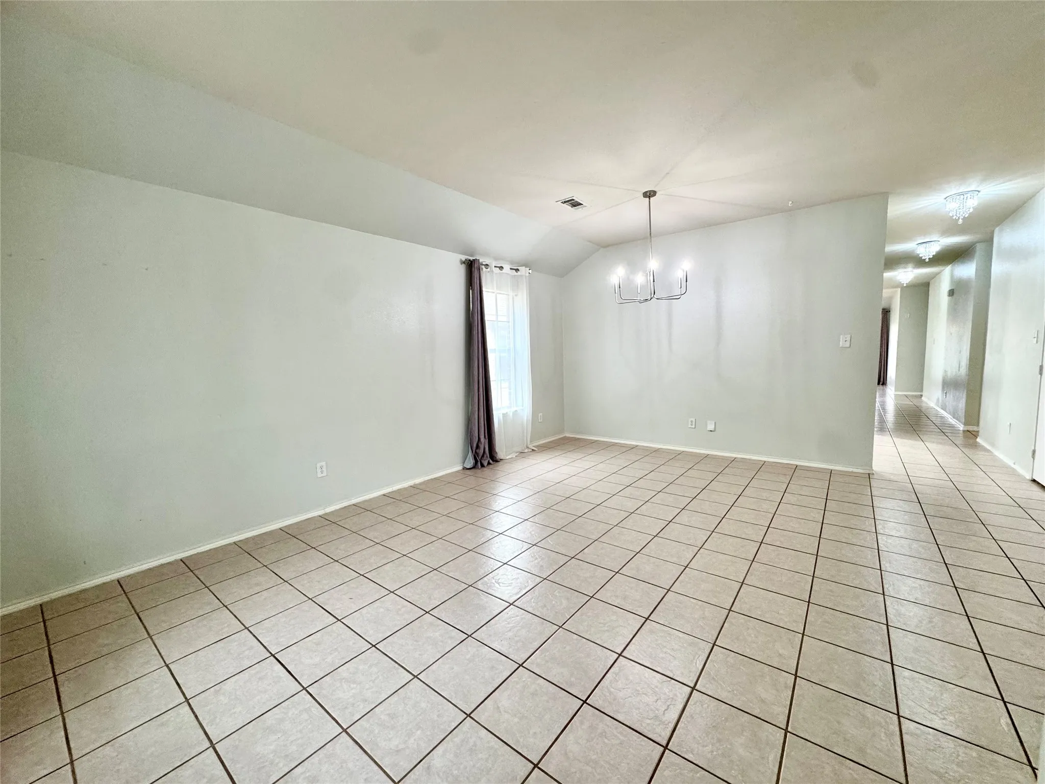 Single Family Residence For Rent in Tarrant County , 2812 Park Place Drive, Grand Prairie, Texas 75052, 3 Bedroom, 2 Bathroom, 2 Garage spaces, 2,197 Sqft, built in 2005, mls#21377953, Real Estate Agent in Grand Prairie, Homes For Rent in Tarrant county, Homes For Rent in Grand Prairie, Realtor in Grand Prairie Texas, Real Estate Brokerage Independent Realty Texas, Luminita Cordes Realtor