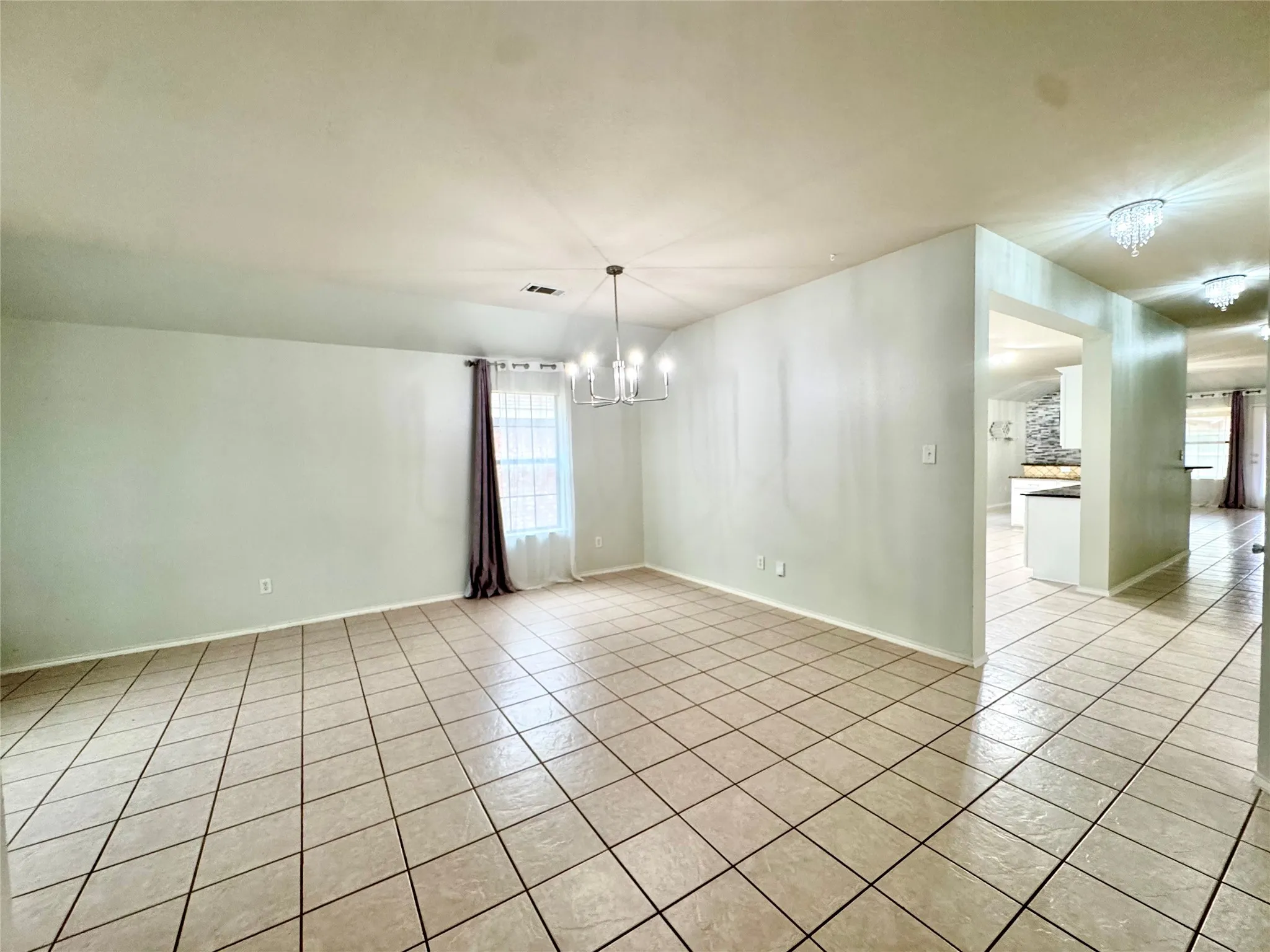 Single Family Residence For Rent in Tarrant County , 2812 Park Place Drive, Grand Prairie, Texas 75052, 3 Bedroom, 2 Bathroom, 2 Garage spaces, 2,197 Sqft, built in 2005, mls#21377953, Real Estate Agent in Grand Prairie, Homes For Rent in Tarrant county, Homes For Rent in Grand Prairie, Realtor in Grand Prairie Texas, Real Estate Brokerage Independent Realty Texas, Luminita Cordes Realtor