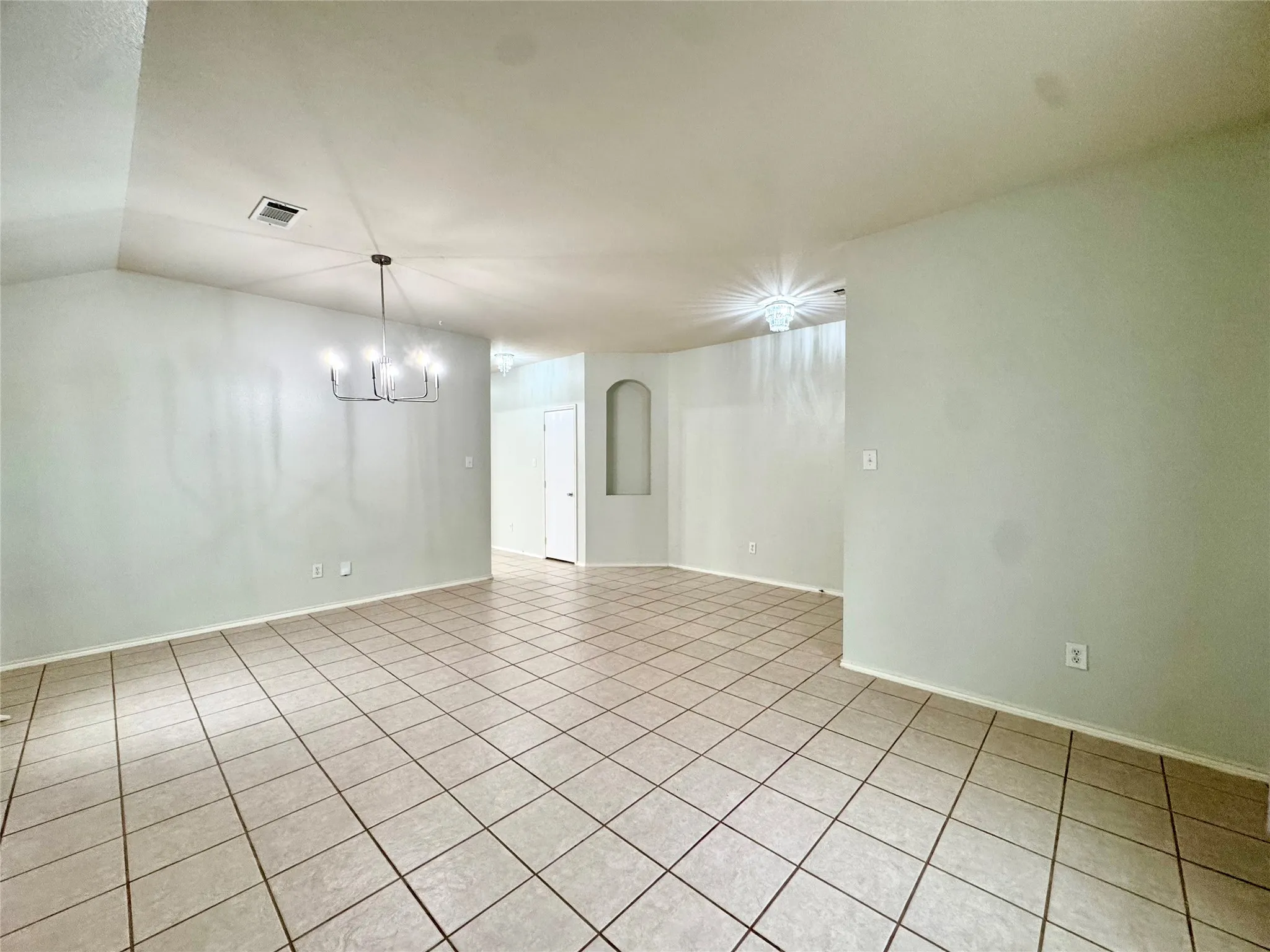 Single Family Residence For Rent in Tarrant County , 2812 Park Place Drive, Grand Prairie, Texas 75052, 3 Bedroom, 2 Bathroom, 2 Garage spaces, 2,197 Sqft, built in 2005, mls#21377953, Real Estate Agent in Grand Prairie, Homes For Rent in Tarrant county, Homes For Rent in Grand Prairie, Realtor in Grand Prairie Texas, Real Estate Brokerage Independent Realty Texas, Luminita Cordes Realtor
