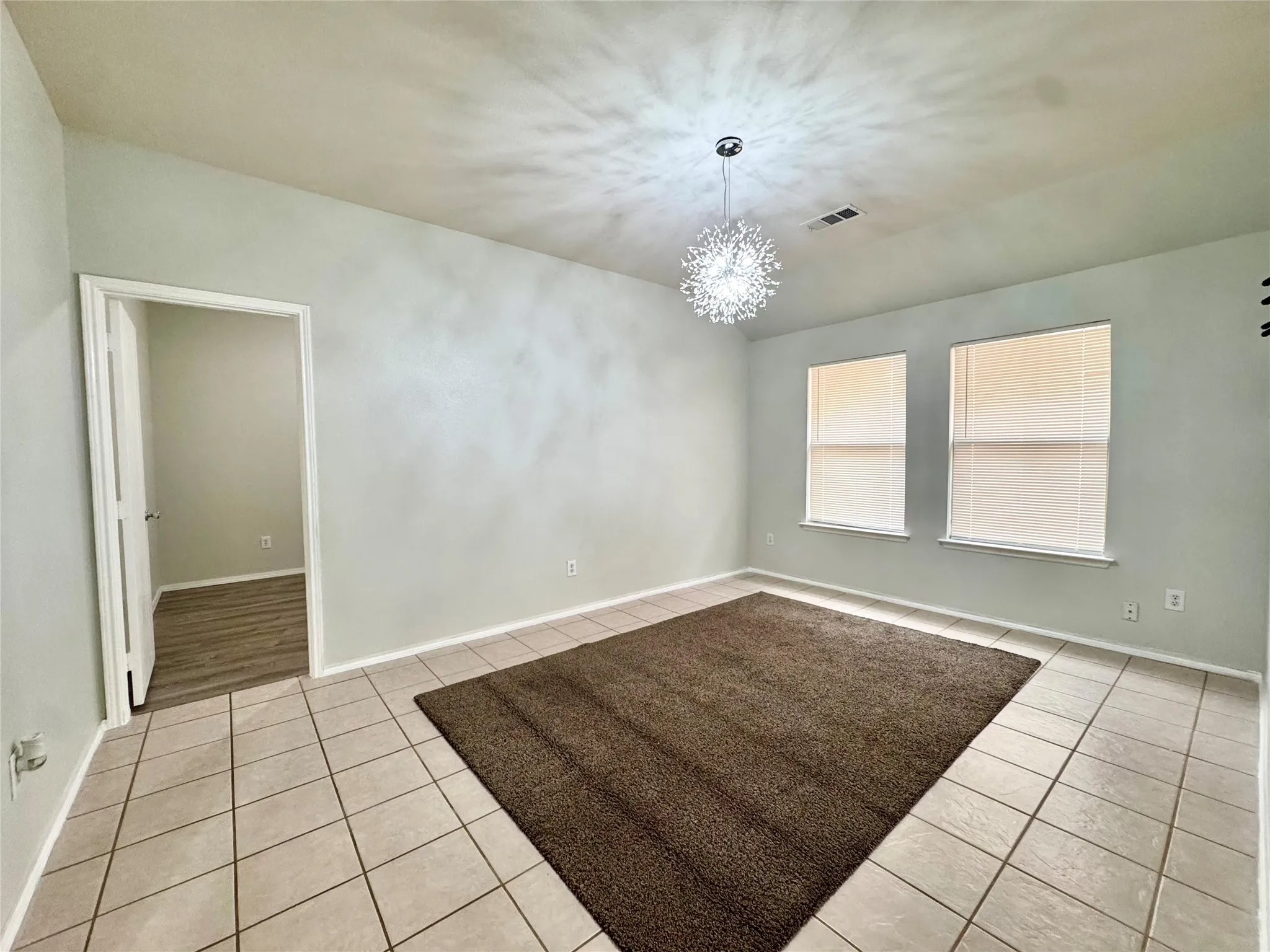 Single Family Residence For Rent in Tarrant County , 2812 Park Place Drive, Grand Prairie, Texas 75052, 3 Bedroom, 2 Bathroom, 2 Garage spaces, 2,197 Sqft, built in 2005, mls#21377953, Real Estate Agent in Grand Prairie, Homes For Rent in Tarrant county, Homes For Rent in Grand Prairie, Realtor in Grand Prairie Texas, Real Estate Brokerage Independent Realty Texas, Luminita Cordes Realtor