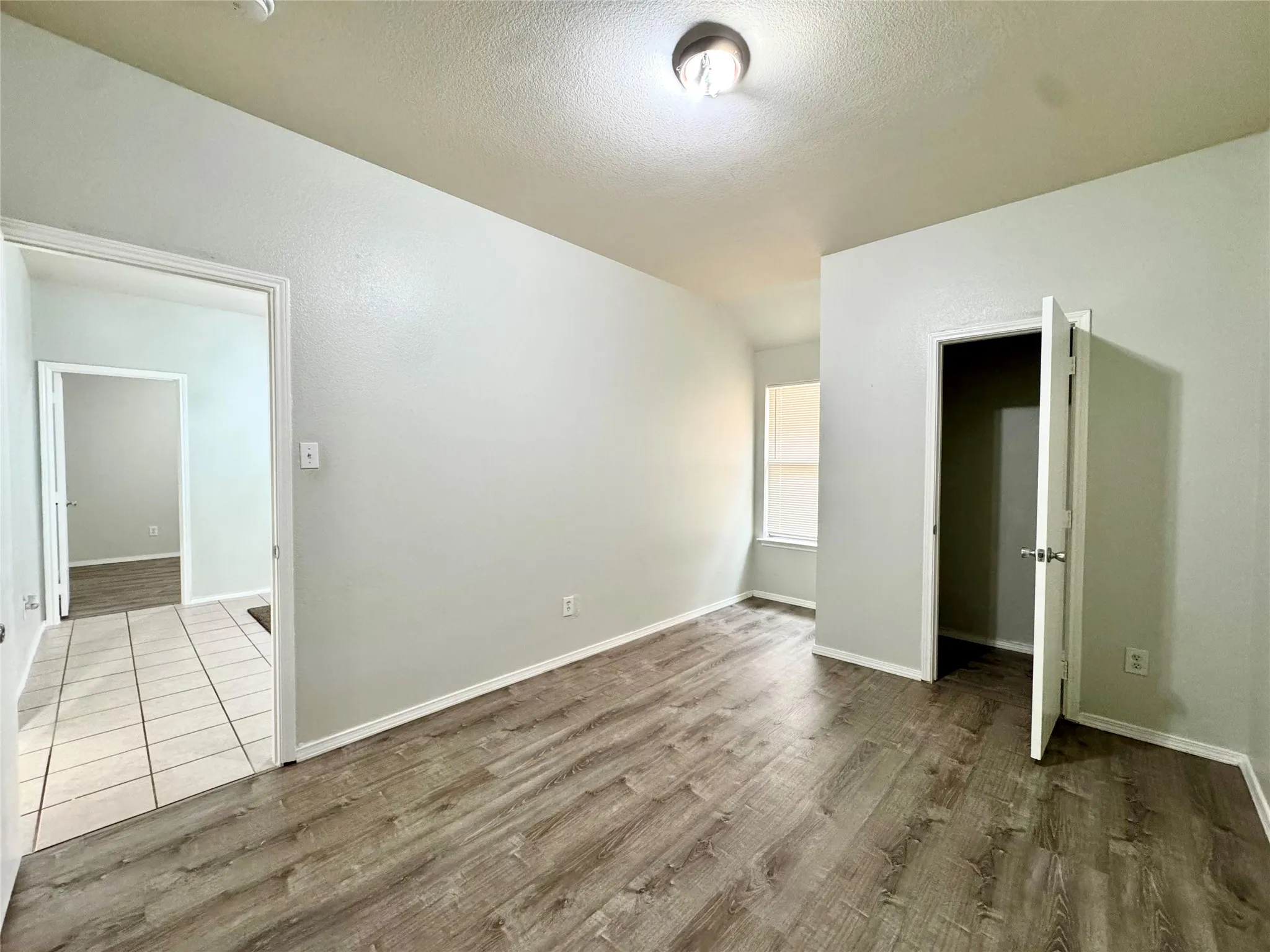 Single Family Residence For Rent in Tarrant County , 2812 Park Place Drive, Grand Prairie, Texas 75052, 3 Bedroom, 2 Bathroom, 2 Garage spaces, 2,197 Sqft, built in 2005, mls#21377953, Real Estate Agent in Grand Prairie, Homes For Rent in Tarrant county, Homes For Rent in Grand Prairie, Realtor in Grand Prairie Texas, Real Estate Brokerage Independent Realty Texas, Luminita Cordes Realtor