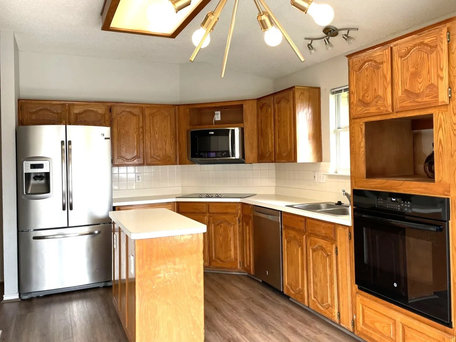 Single Family Residence For Rent in Collin County , 1304 Rosewood Lane, Allen, Texas 75002, 3 Bedroom, 2 Bathroom, 2 Garage spaces, 1,780 Sqft, built in 1996, mls#21377958, Real Estate Agent in Allen, Homes For Rent in Collin county, Homes For Rent in Allen, Realtor in Allen Texas, Real Estate Brokerage Independent Realty Texas, Luminita Cordes Realtor