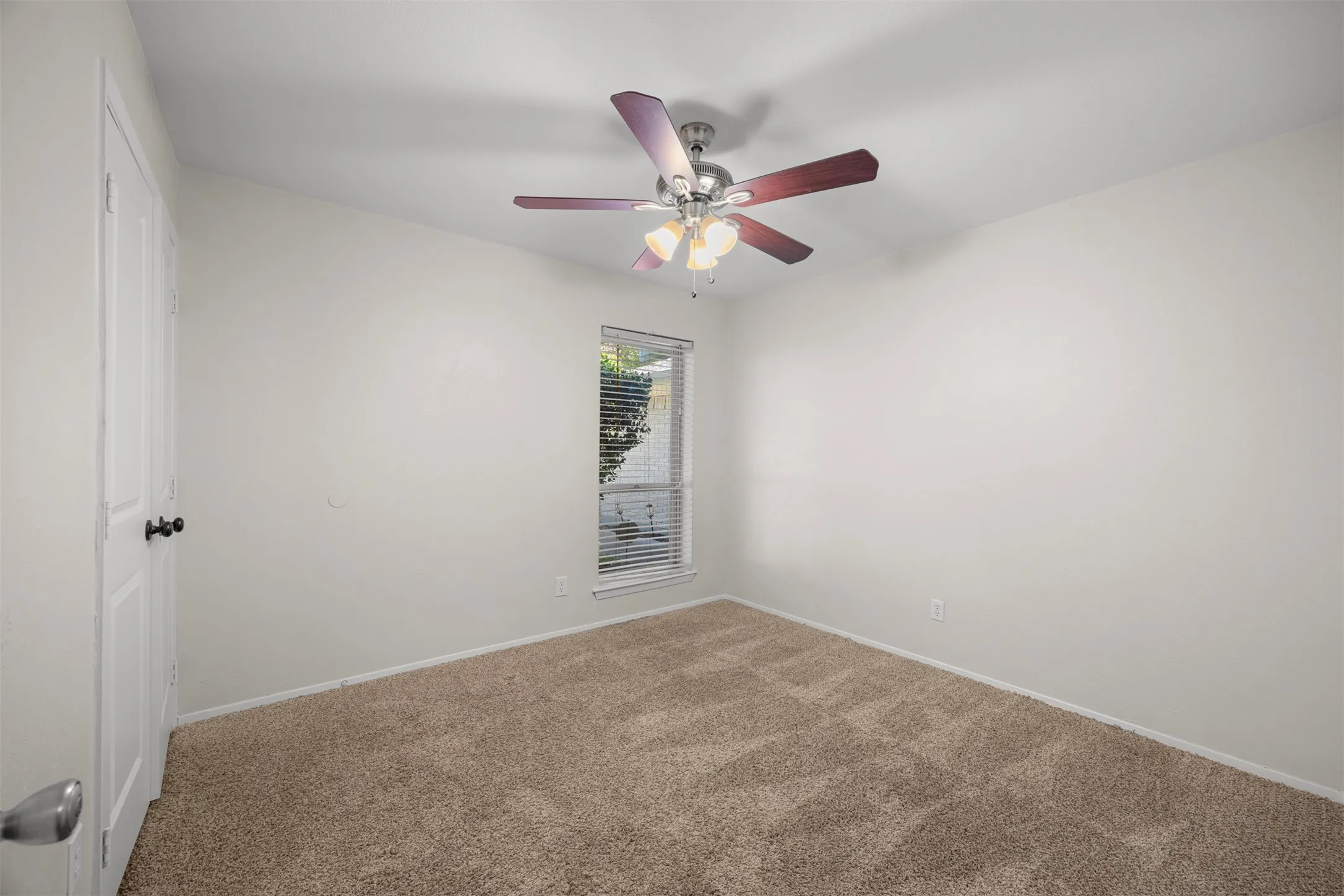 Single Family Residence For Rent in Dallas County , 638 Cranbrook Park, Garland, Texas 75043, 3 Bedroom, 2 Bathroom, 1 Garage spaces, 1,381 Sqft, built in 1971, mls#21377959, Real Estate Agent in Garland, Homes For Rent in Dallas county, Homes For Rent in Garland, Realtor in Garland Texas, Real Estate Brokerage Independent Realty Texas, Luminita Cordes Realtor