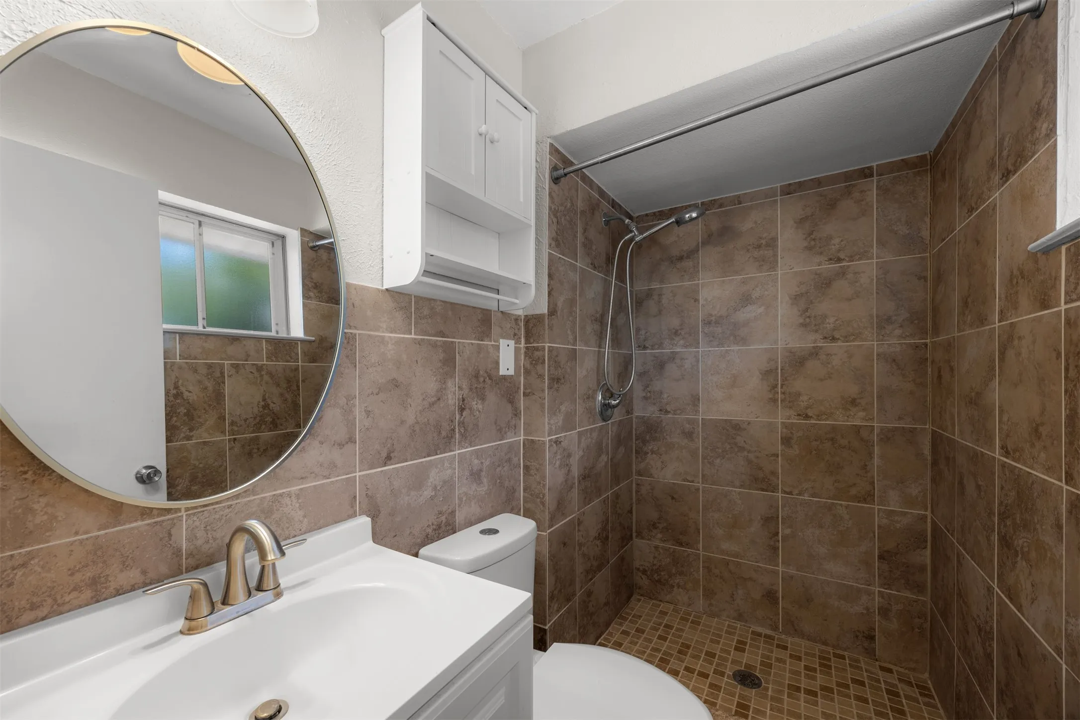 Single Family Residence For Rent in Dallas County , 638 Cranbrook Park, Garland, Texas 75043, 3 Bedroom, 2 Bathroom, 1 Garage spaces, 1,381 Sqft, built in 1971, mls#21377959, Real Estate Agent in Garland, Homes For Rent in Dallas county, Homes For Rent in Garland, Realtor in Garland Texas, Real Estate Brokerage Independent Realty Texas, Luminita Cordes Realtor
