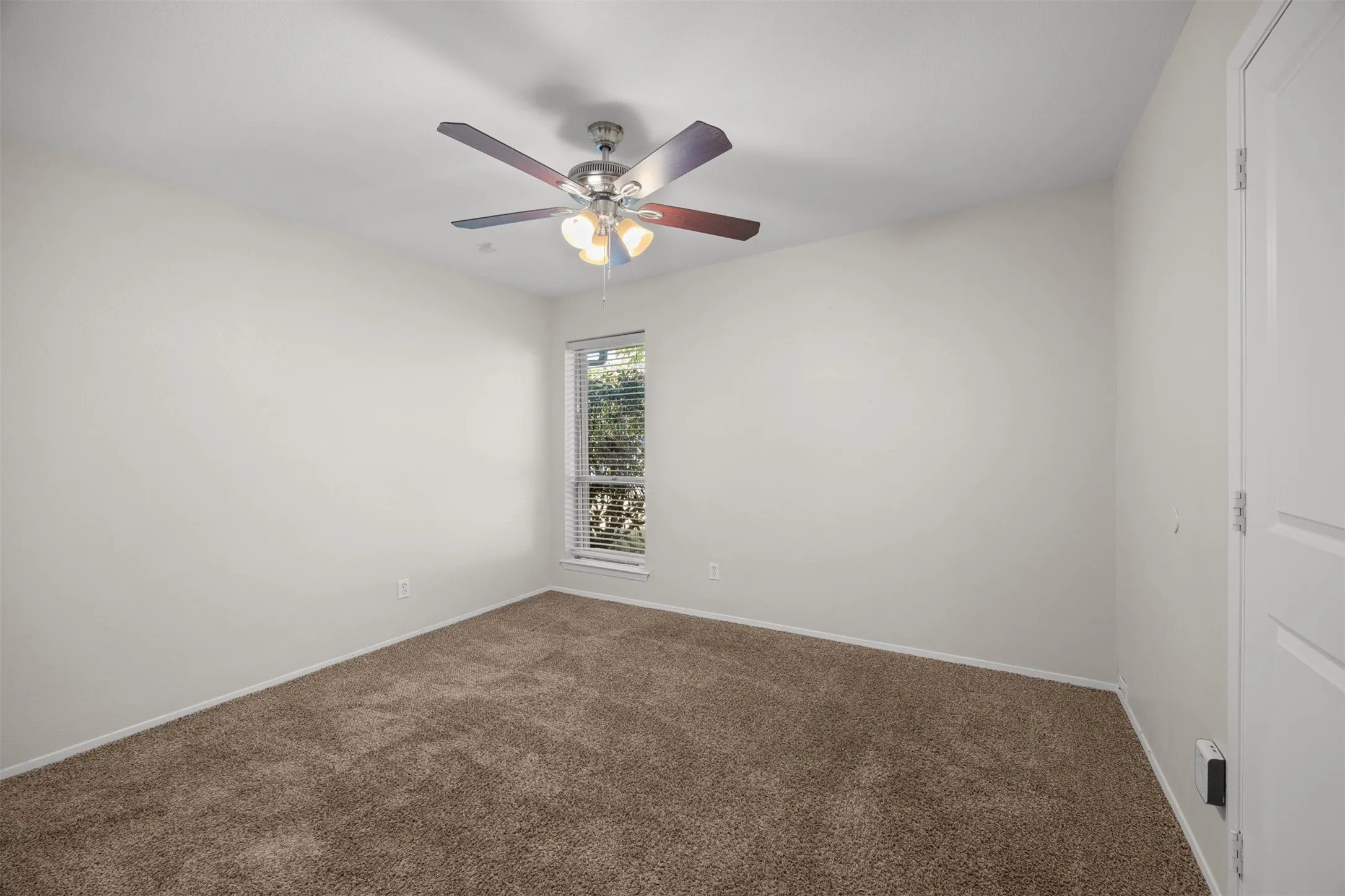 Single Family Residence For Rent in Dallas County , 638 Cranbrook Park, Garland, Texas 75043, 3 Bedroom, 2 Bathroom, 1 Garage spaces, 1,381 Sqft, built in 1971, mls#21377959, Real Estate Agent in Garland, Homes For Rent in Dallas county, Homes For Rent in Garland, Realtor in Garland Texas, Real Estate Brokerage Independent Realty Texas, Luminita Cordes Realtor