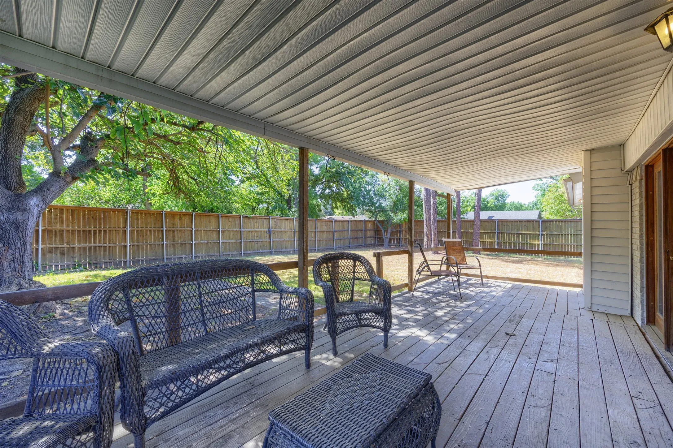 Single Family Residence For Rent in Dallas County , 638 Cranbrook Park, Garland, Texas 75043, 3 Bedroom, 2 Bathroom, 1 Garage spaces, 1,381 Sqft, built in 1971, mls#21377959, Real Estate Agent in Garland, Homes For Rent in Dallas county, Homes For Rent in Garland, Realtor in Garland Texas, Real Estate Brokerage Independent Realty Texas, Luminita Cordes Realtor