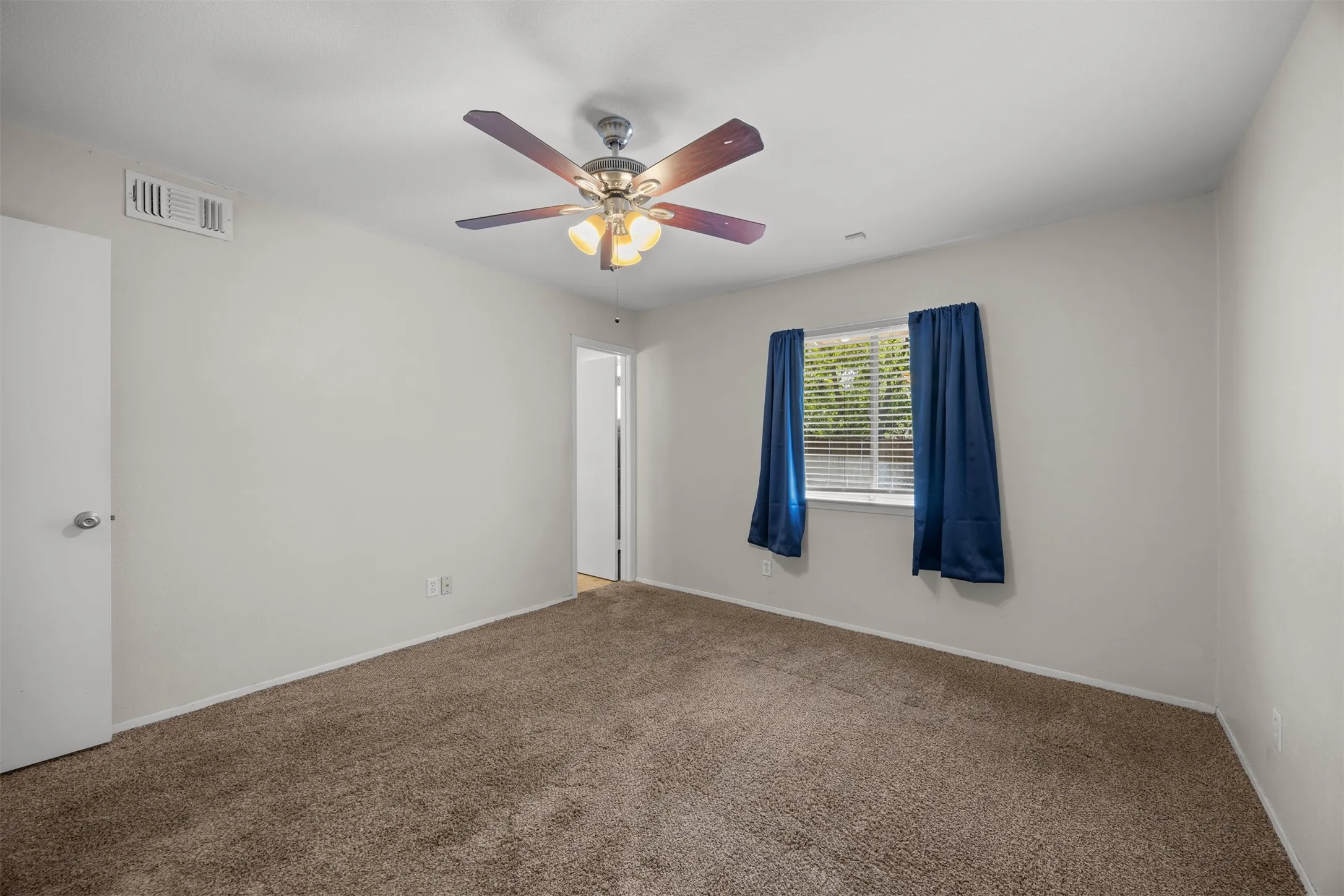 Single Family Residence For Rent in Dallas County , 638 Cranbrook Park, Garland, Texas 75043, 3 Bedroom, 2 Bathroom, 1 Garage spaces, 1,381 Sqft, built in 1971, mls#21377959, Real Estate Agent in Garland, Homes For Rent in Dallas county, Homes For Rent in Garland, Realtor in Garland Texas, Real Estate Brokerage Independent Realty Texas, Luminita Cordes Realtor