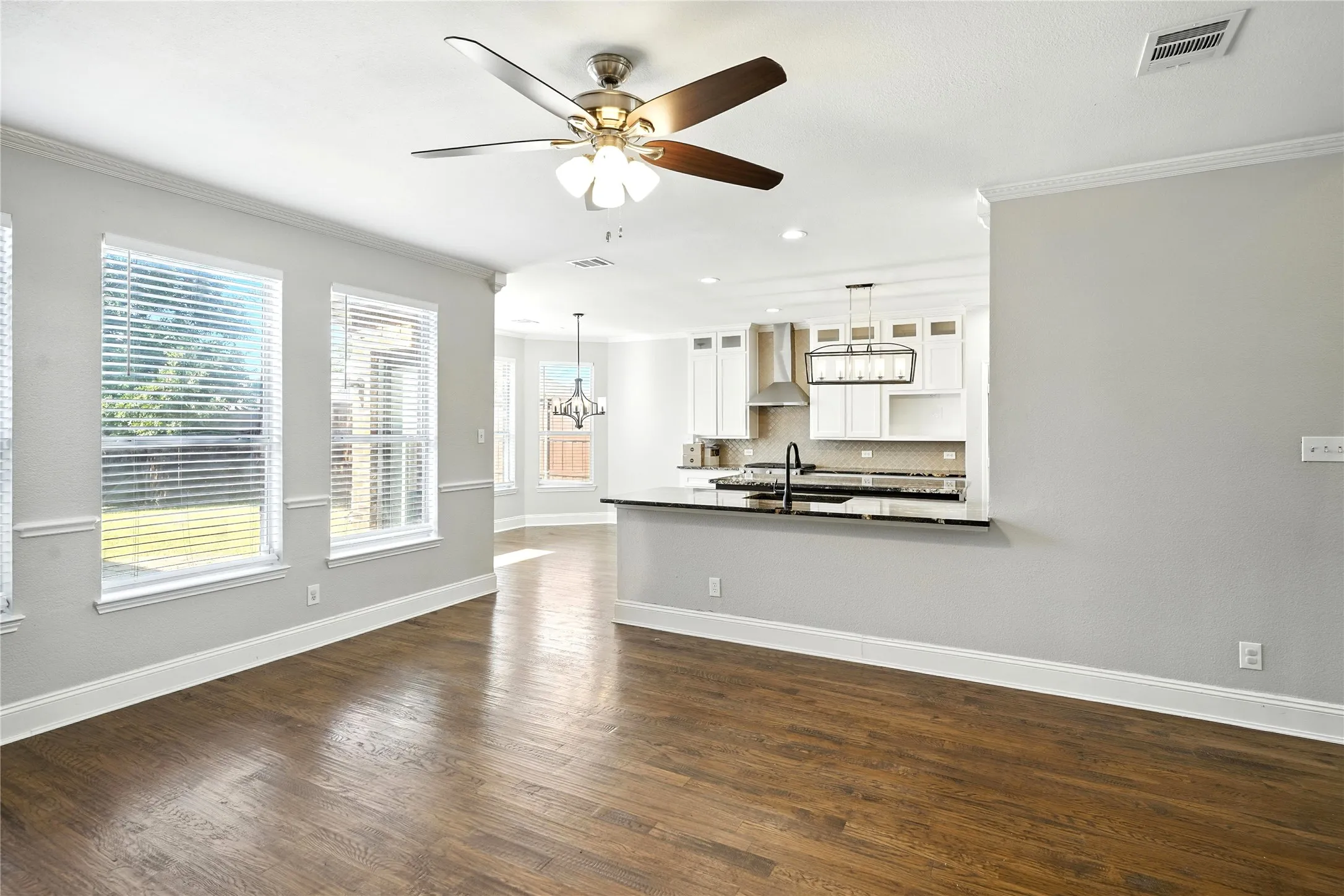 Single Family Residence For Rent in Collin County , 9808 Enmore Lane, Frisco, Texas 75035, 4 Bedroom, 3 Bathroom, 2 Garage spaces, 2,786 Sqft, built in 1998, mls#21377960, Real Estate Agent in Frisco, Homes For Rent in Collin county, Homes For Rent in Frisco, Realtor in Frisco Texas, Real Estate Brokerage Independent Realty Texas, Luminita Cordes Realtor