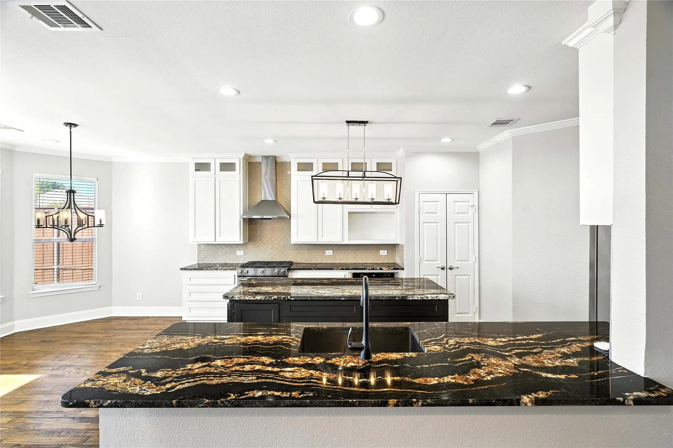 Single Family Residence For Rent in Collin County , 9808 Enmore Lane, Frisco, Texas 75035, 4 Bedroom, 3 Bathroom, 2 Garage spaces, 2,786 Sqft, built in 1998, mls#21377960, Real Estate Agent in Frisco, Homes For Rent in Collin county, Homes For Rent in Frisco, Realtor in Frisco Texas, Real Estate Brokerage Independent Realty Texas, Luminita Cordes Realtor