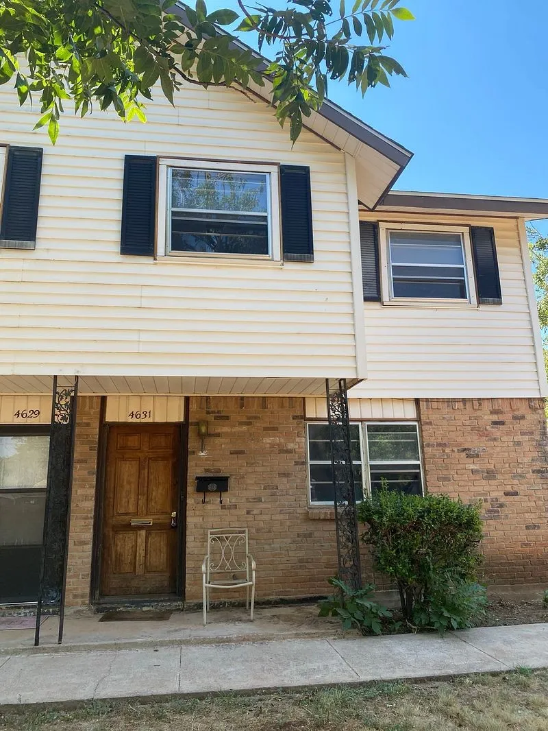 Townhouse For Sale in Taylor County , 4631 N 2nd Street, Abilene, Texas 79603, 4 Bedroom, 2 Bathroom, 1 Garage spaces, 2,200 Sqft, built in 1964, mls#21377944, Real Estate Agent in Abilene, Homes For Sale in Taylor county, Homes For Sale in Abilene, Realtor in Abilene Texas, Real Estate Brokerage Independent Realty Texas, Luminita Cordes Realtor
