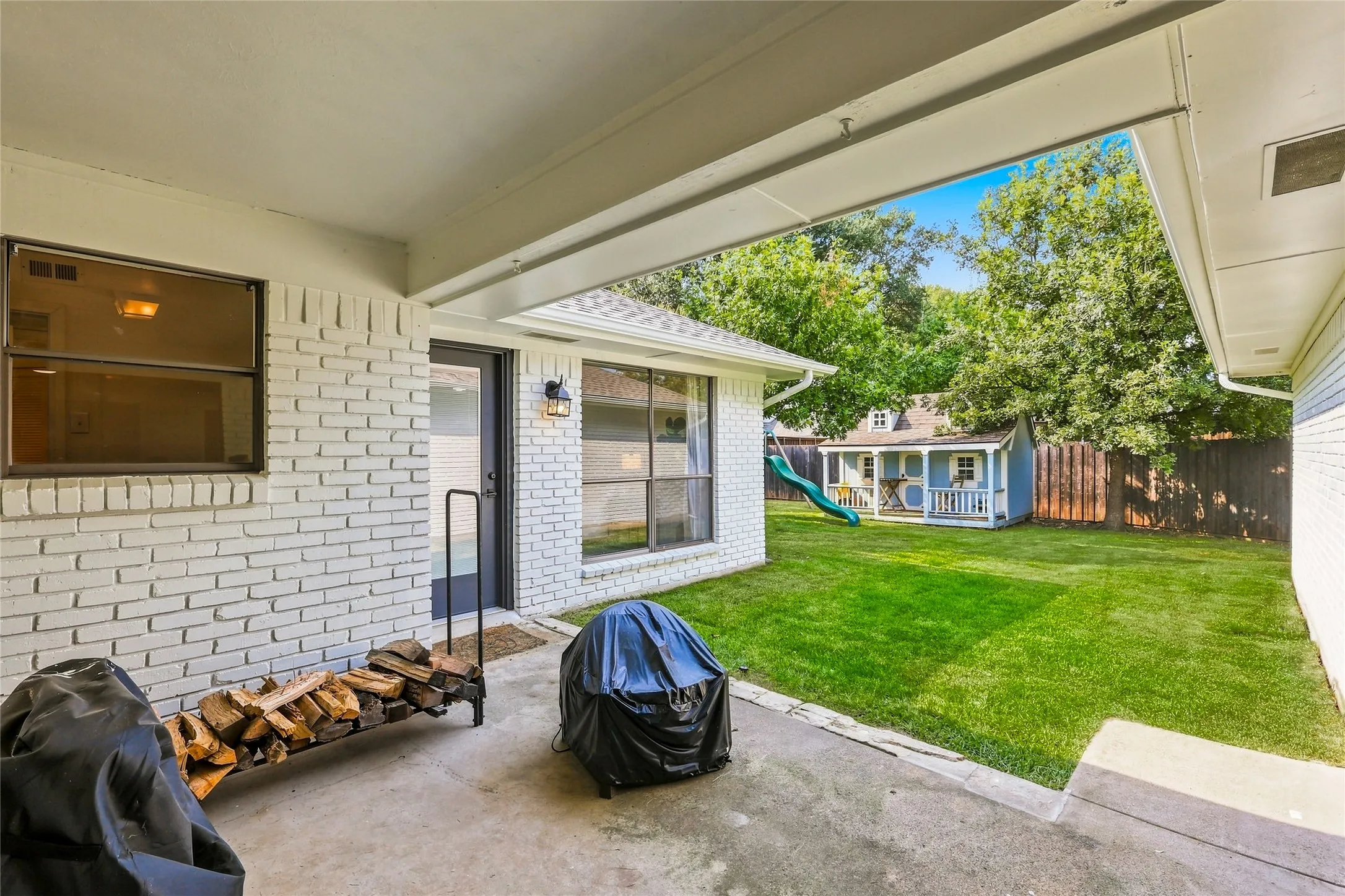 Single Family Residence For Sale in Dallas County , 1107 Sundial Drive, Richardson, Texas 75081, 3 Bedroom, 3 Bathroom, 2 Garage spaces, 2,545 Sqft, built in 1980, mls#21367611, Real Estate Agent in Richardson, Homes For Sale in Dallas county, Homes For Sale in Richardson, Realtor in Richardson Texas, Real Estate Brokerage Independent Realty Texas, Luminita Cordes Realtor