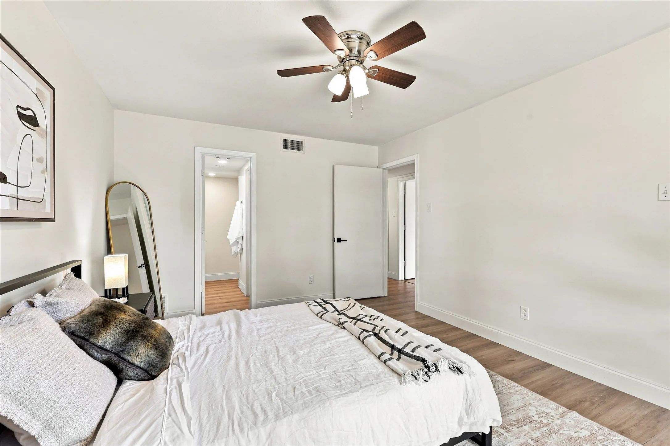 Single Family Residence For Sale in Dallas County , 1107 Sundial Drive, Richardson, Texas 75081, 3 Bedroom, 3 Bathroom, 2 Garage spaces, 2,545 Sqft, built in 1980, mls#21367611, Real Estate Agent in Richardson, Homes For Sale in Dallas county, Homes For Sale in Richardson, Realtor in Richardson Texas, Real Estate Brokerage Independent Realty Texas, Luminita Cordes Realtor