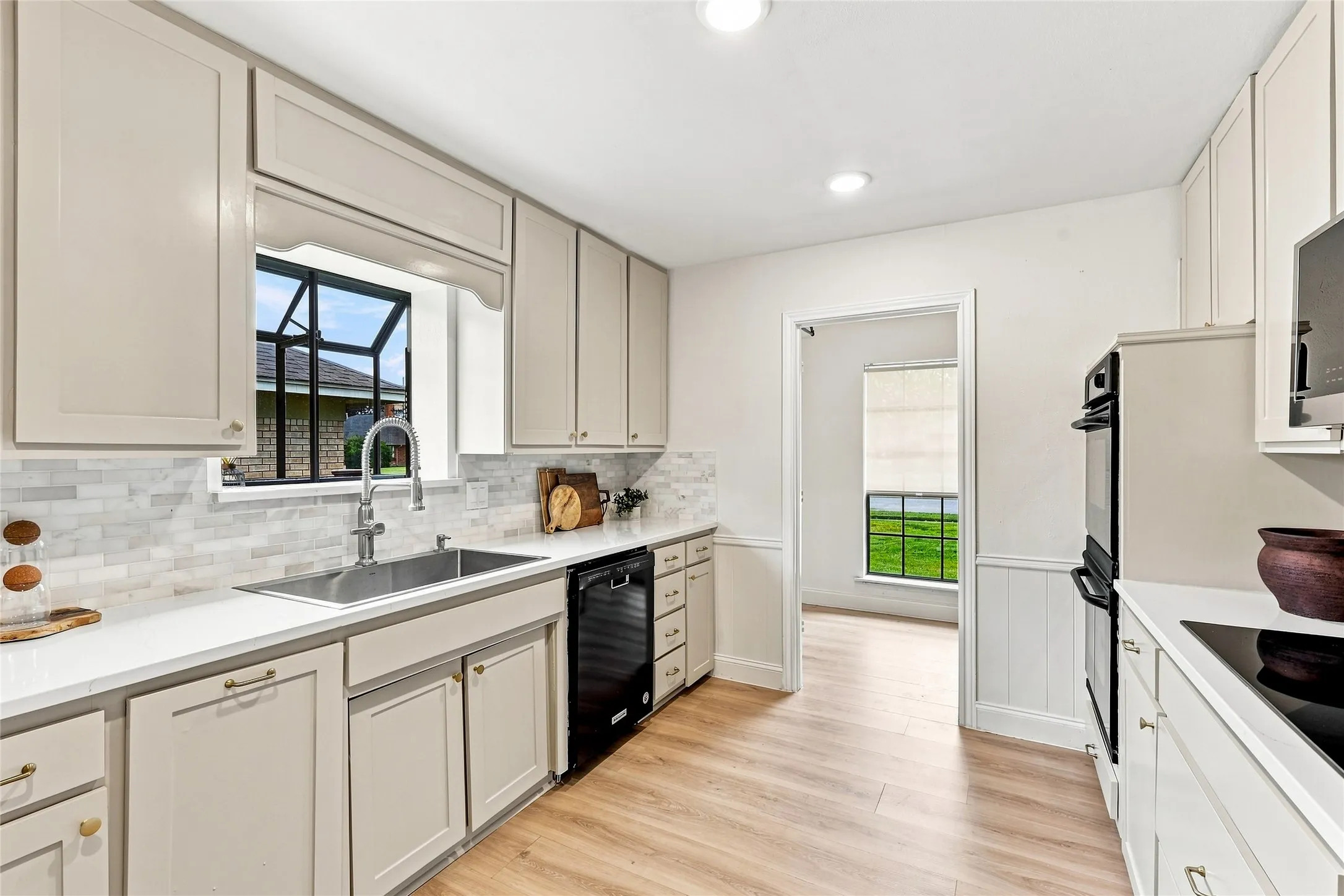 Single Family Residence For Sale in Dallas County , 1107 Sundial Drive, Richardson, Texas 75081, 3 Bedroom, 3 Bathroom, 2 Garage spaces, 2,545 Sqft, built in 1980, mls#21367611, Real Estate Agent in Richardson, Homes For Sale in Dallas county, Homes For Sale in Richardson, Realtor in Richardson Texas, Real Estate Brokerage Independent Realty Texas, Luminita Cordes Realtor