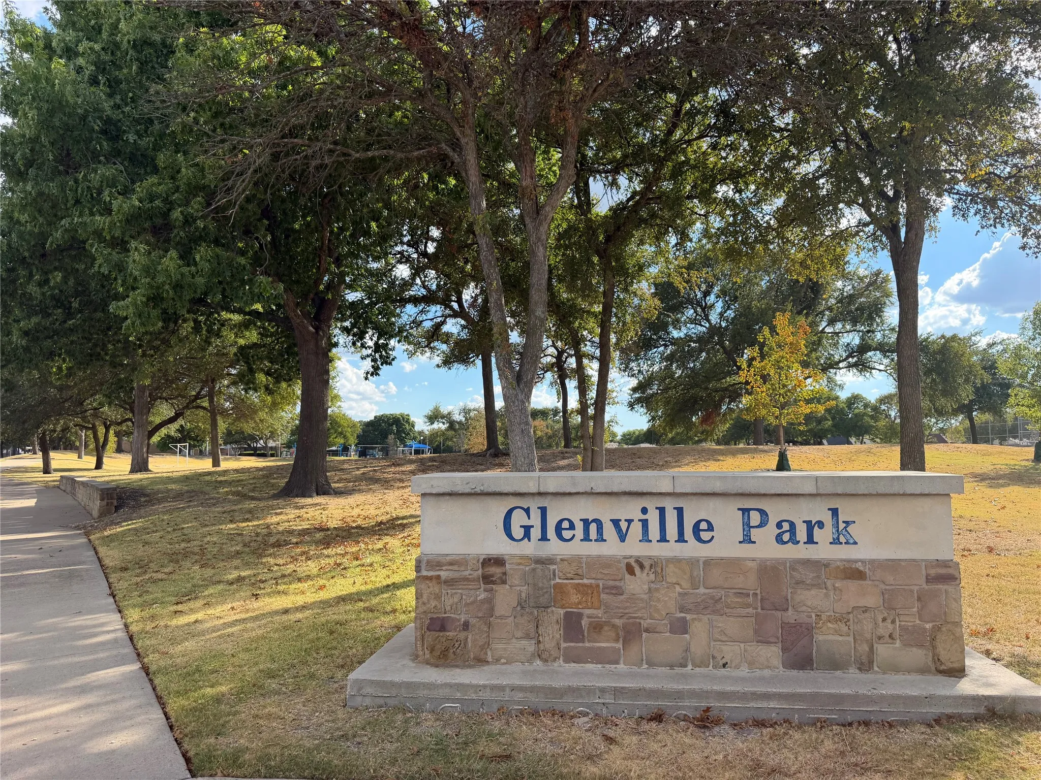 Single Family Residence For Sale in Dallas County , 1107 Sundial Drive, Richardson, Texas 75081, 3 Bedroom, 3 Bathroom, 2 Garage spaces, 2,545 Sqft, built in 1980, mls#21367611, Real Estate Agent in Richardson, Homes For Sale in Dallas county, Homes For Sale in Richardson, Realtor in Richardson Texas, Real Estate Brokerage Independent Realty Texas, Luminita Cordes Realtor
