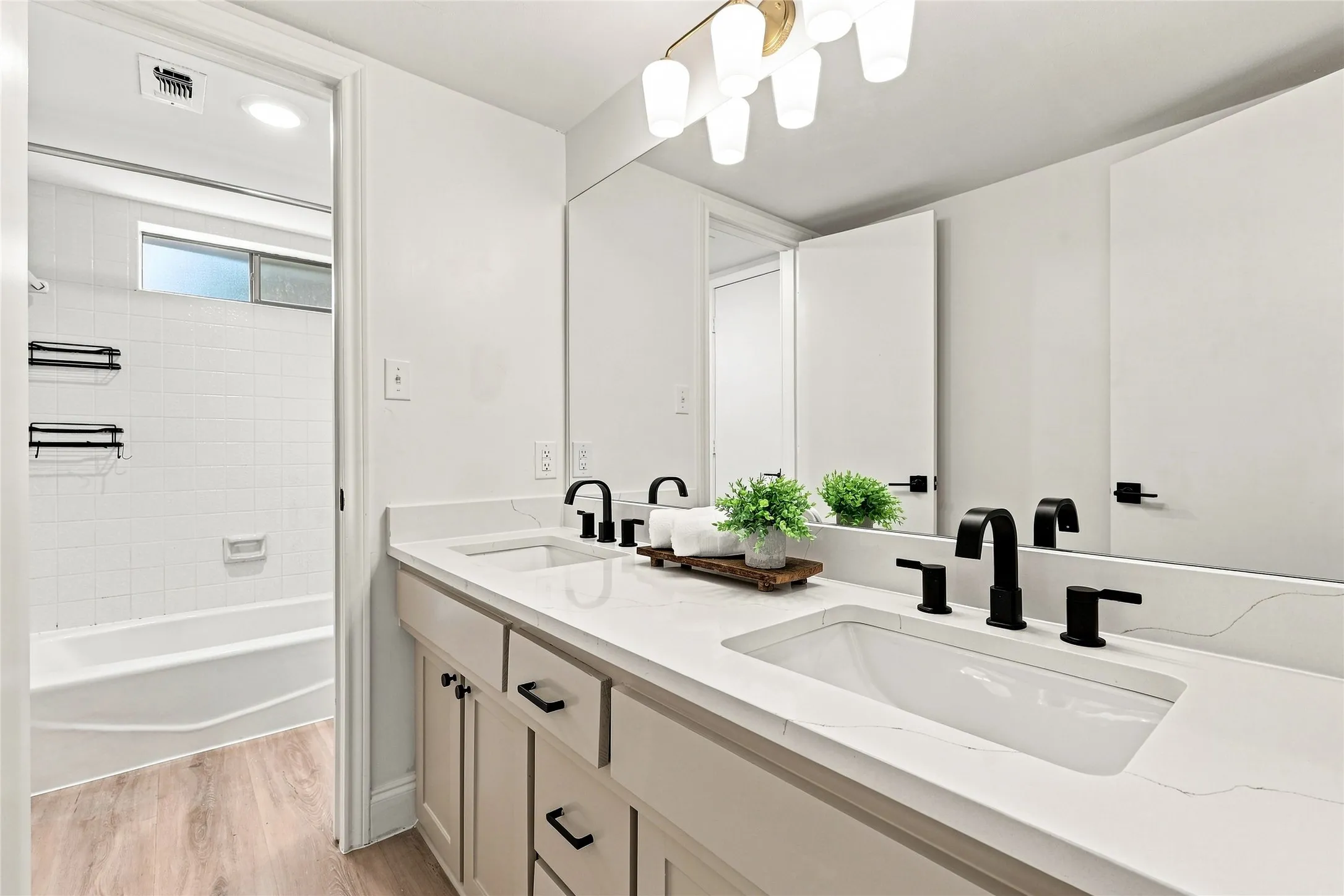 Single Family Residence For Sale in Dallas County , 1107 Sundial Drive, Richardson, Texas 75081, 3 Bedroom, 3 Bathroom, 2 Garage spaces, 2,545 Sqft, built in 1980, mls#21367611, Real Estate Agent in Richardson, Homes For Sale in Dallas county, Homes For Sale in Richardson, Realtor in Richardson Texas, Real Estate Brokerage Independent Realty Texas, Luminita Cordes Realtor