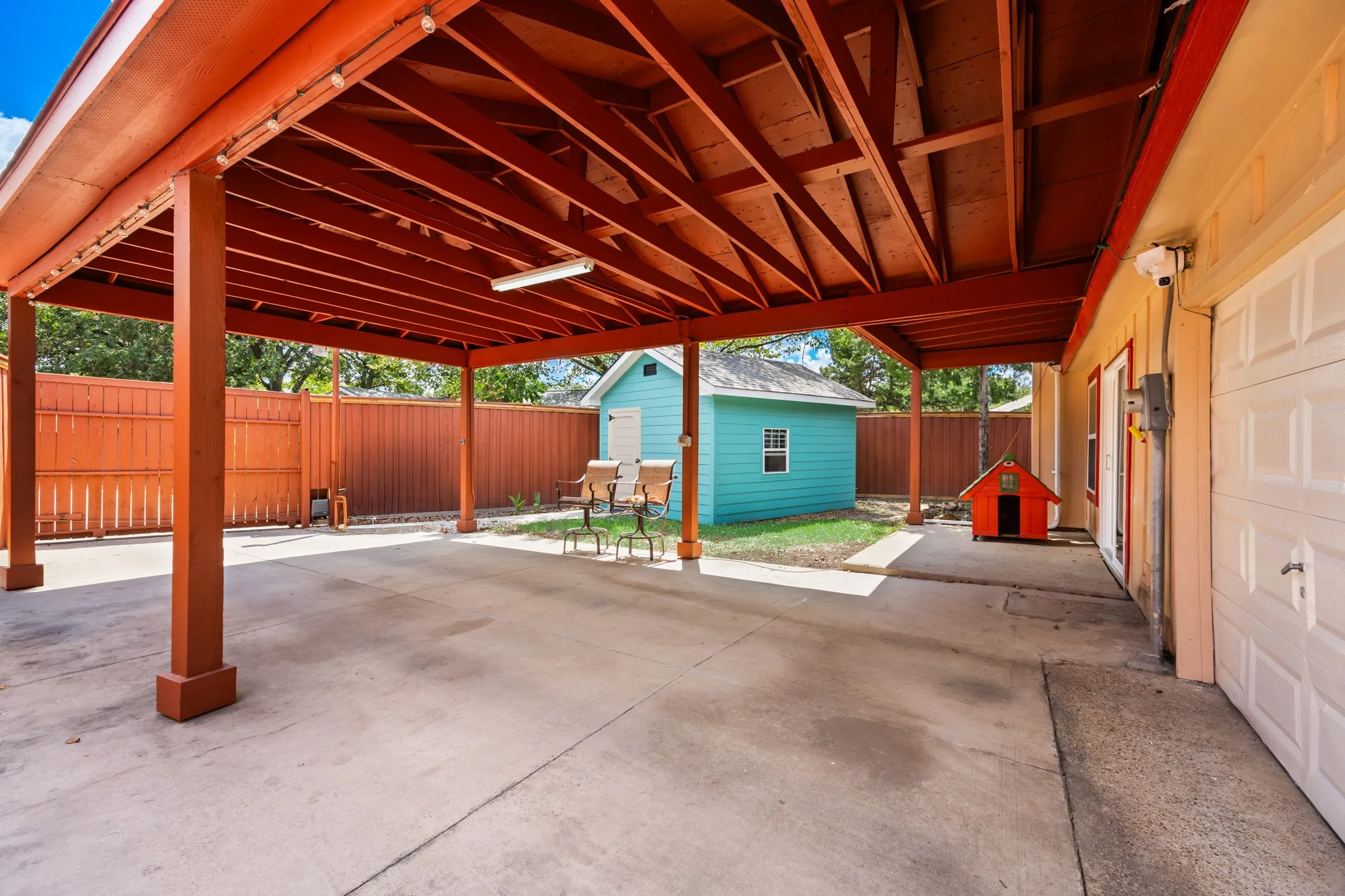 Single Family Residence For Sale in Dallas County , 1706 Eastcliff Drive, Dallas, Texas 75217, 3 Bedroom, 2 Bathroom, 1 Garage spaces, 1,242 Sqft, built in 1982, mls#21375606, Real Estate Agent in Dallas, Homes For Sale in Dallas county, Homes For Sale in Dallas, Realtor in Dallas Texas, Real Estate Brokerage Independent Realty Texas, Luminita Cordes Realtor