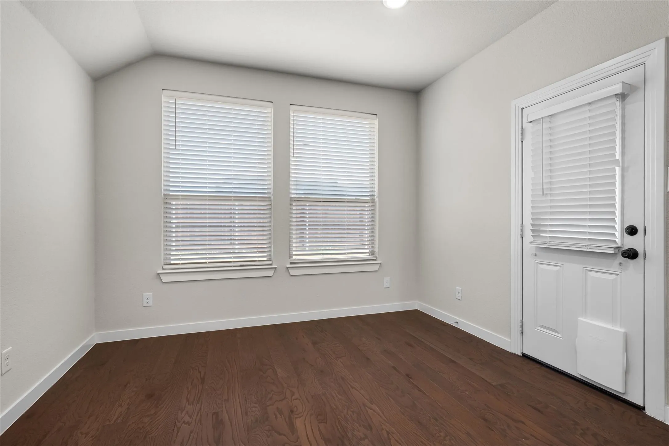 Single Family Residence For Sale in Denton County , 1505 Spoonbill Drive, Little Elm, Texas 75068, 4 Bedroom, 3 Bathroom, 2 Garage spaces, 2,106 Sqft, built in 2018, mls#21358380, Real Estate Agent in Little Elm, Homes For Sale in Denton county, Homes For Sale in Little Elm, Realtor in Little Elm Texas, Real Estate Brokerage Independent Realty Texas, Luminita Cordes Realtor
