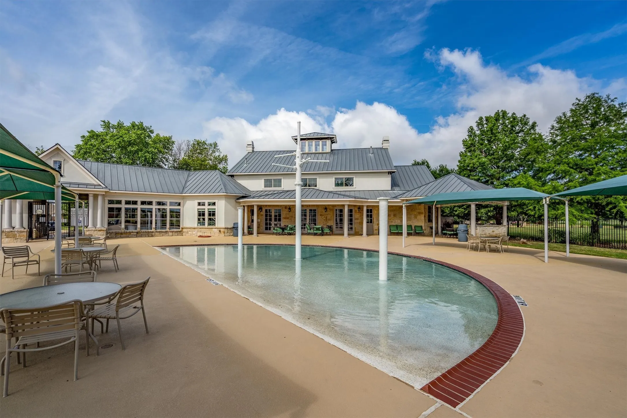 Single Family Residence For Sale in Denton County , 1505 Spoonbill Drive, Little Elm, Texas 75068, 4 Bedroom, 3 Bathroom, 2 Garage spaces, 2,106 Sqft, built in 2018, mls#21358380, Real Estate Agent in Little Elm, Homes For Sale in Denton county, Homes For Sale in Little Elm, Realtor in Little Elm Texas, Real Estate Brokerage Independent Realty Texas, Luminita Cordes Realtor