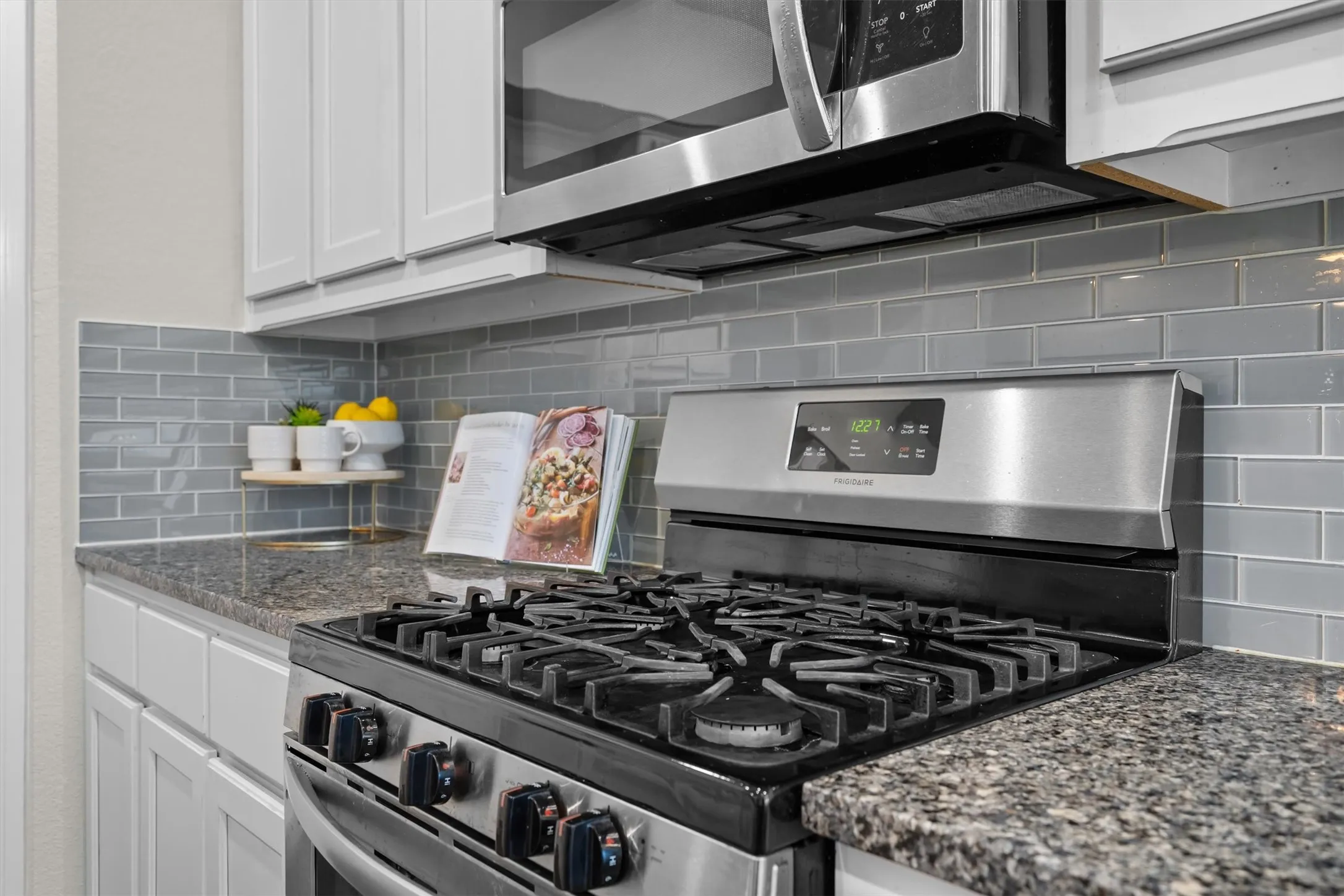 Single Family Residence For Sale in Denton County , 1505 Spoonbill Drive, Little Elm, Texas 75068, 4 Bedroom, 3 Bathroom, 2 Garage spaces, 2,106 Sqft, built in 2018, mls#21358380, Real Estate Agent in Little Elm, Homes For Sale in Denton county, Homes For Sale in Little Elm, Realtor in Little Elm Texas, Real Estate Brokerage Independent Realty Texas, Luminita Cordes Realtor
