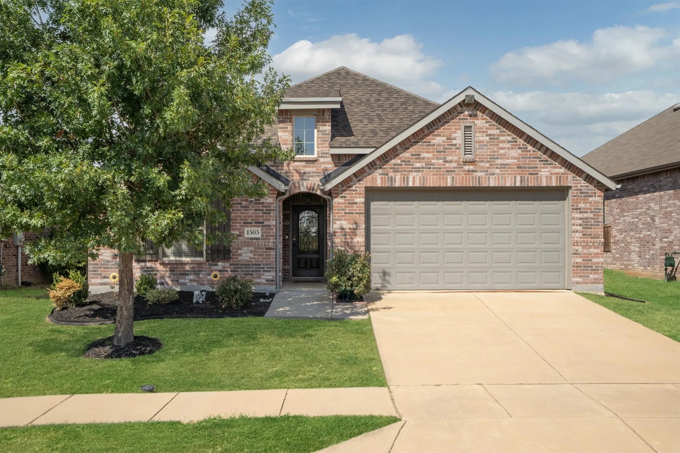 Single Family Residence For Sale in Denton County , 1505 Spoonbill Drive, Little Elm, Texas 75068, 4 Bedroom, 3 Bathroom, 2 Garage spaces, 2,106 Sqft, built in 2018, mls#21358380, Real Estate Agent in Little Elm, Homes For Sale in Denton county, Homes For Sale in Little Elm, Realtor in Little Elm Texas, Real Estate Brokerage Independent Realty Texas, Luminita Cordes Realtor