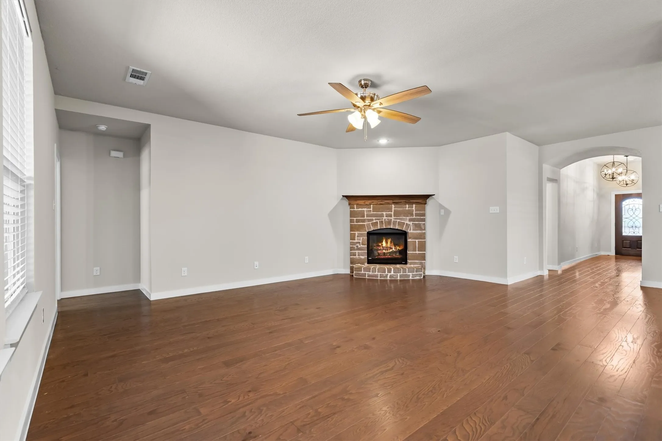 Single Family Residence For Sale in Denton County , 1505 Spoonbill Drive, Little Elm, Texas 75068, 4 Bedroom, 3 Bathroom, 2 Garage spaces, 2,106 Sqft, built in 2018, mls#21358380, Real Estate Agent in Little Elm, Homes For Sale in Denton county, Homes For Sale in Little Elm, Realtor in Little Elm Texas, Real Estate Brokerage Independent Realty Texas, Luminita Cordes Realtor