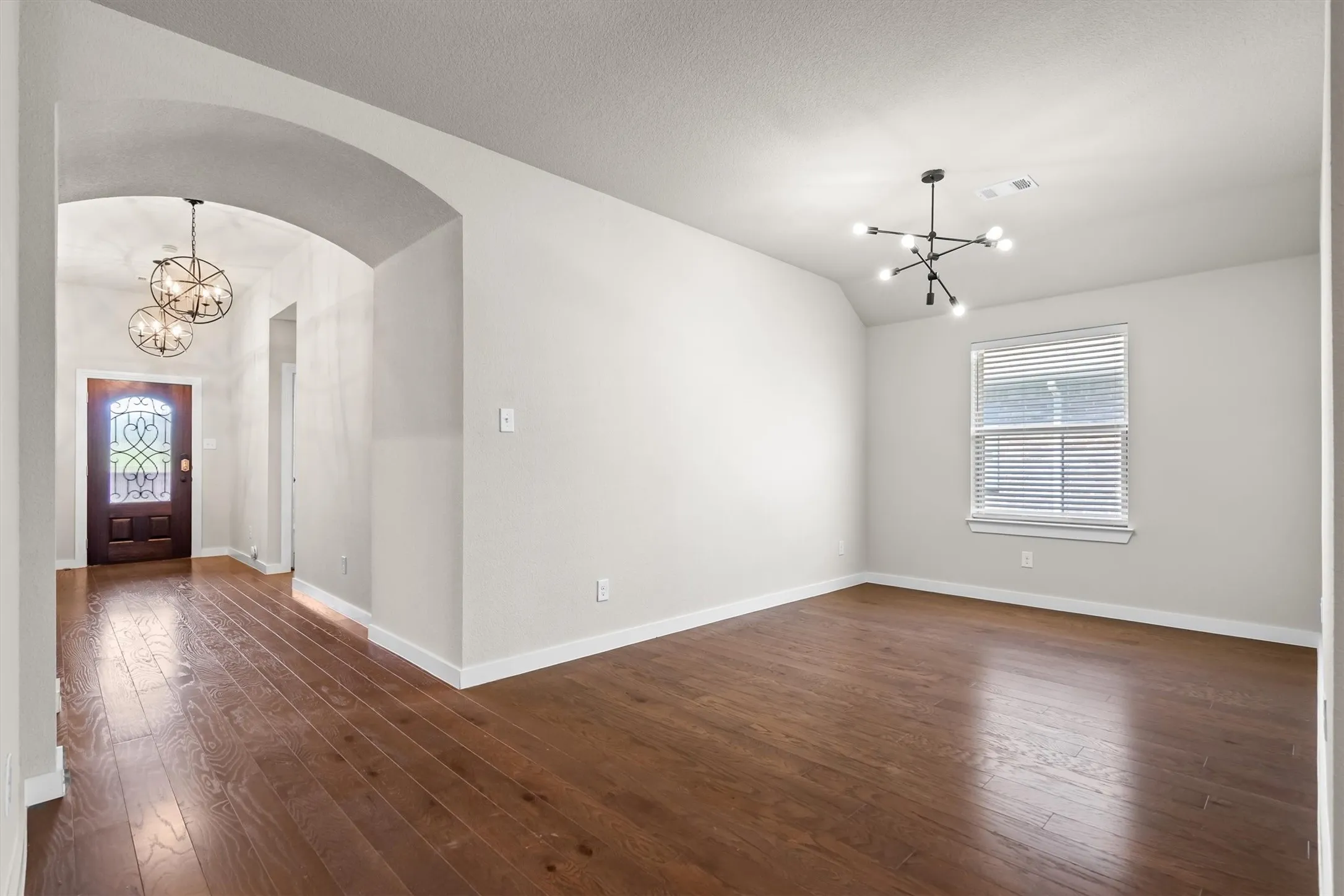 Single Family Residence For Sale in Denton County , 1505 Spoonbill Drive, Little Elm, Texas 75068, 4 Bedroom, 3 Bathroom, 2 Garage spaces, 2,106 Sqft, built in 2018, mls#21358380, Real Estate Agent in Little Elm, Homes For Sale in Denton county, Homes For Sale in Little Elm, Realtor in Little Elm Texas, Real Estate Brokerage Independent Realty Texas, Luminita Cordes Realtor