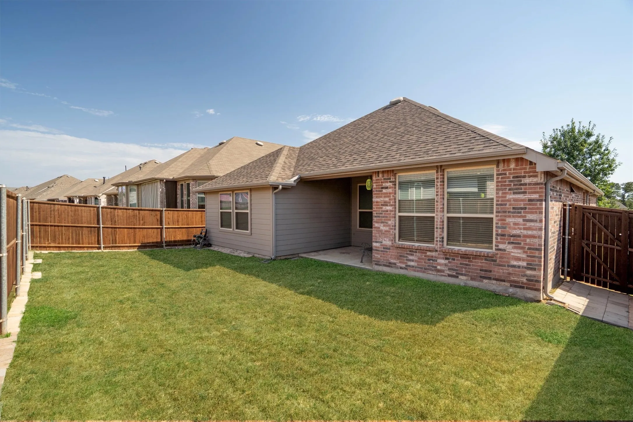 Single Family Residence For Sale in Denton County , 1505 Spoonbill Drive, Little Elm, Texas 75068, 4 Bedroom, 3 Bathroom, 2 Garage spaces, 2,106 Sqft, built in 2018, mls#21358380, Real Estate Agent in Little Elm, Homes For Sale in Denton county, Homes For Sale in Little Elm, Realtor in Little Elm Texas, Real Estate Brokerage Independent Realty Texas, Luminita Cordes Realtor
