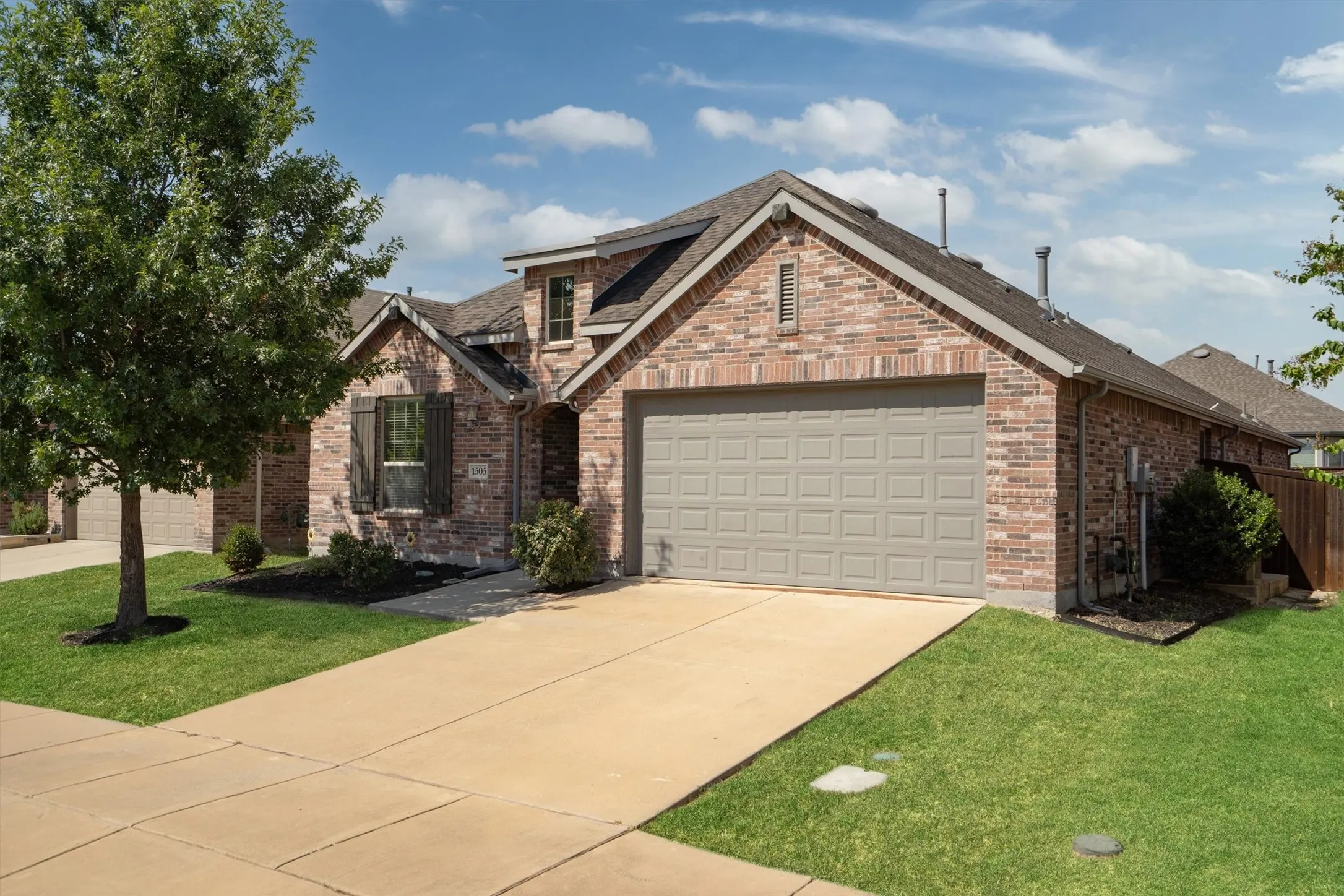 Single Family Residence For Sale in Denton County , 1505 Spoonbill Drive, Little Elm, Texas 75068, 4 Bedroom, 3 Bathroom, 2 Garage spaces, 2,106 Sqft, built in 2018, mls#21358380, Real Estate Agent in Little Elm, Homes For Sale in Denton county, Homes For Sale in Little Elm, Realtor in Little Elm Texas, Real Estate Brokerage Independent Realty Texas, Luminita Cordes Realtor