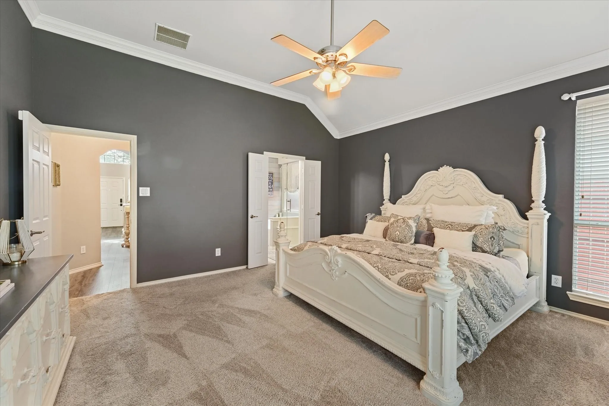 Single Family Residence For Sale in Collin County , 903 Fountain Drive, Wylie, Texas 75098, 4 Bedroom, 3 Bathroom, 2 Garage spaces, 2,942 Sqft, built in 2003, mls#21377936, Real Estate Agent in Wylie, Homes For Sale in Collin county, Homes For Sale in Wylie, Realtor in Wylie Texas, Real Estate Brokerage Independent Realty Texas, Luminita Cordes Realtor