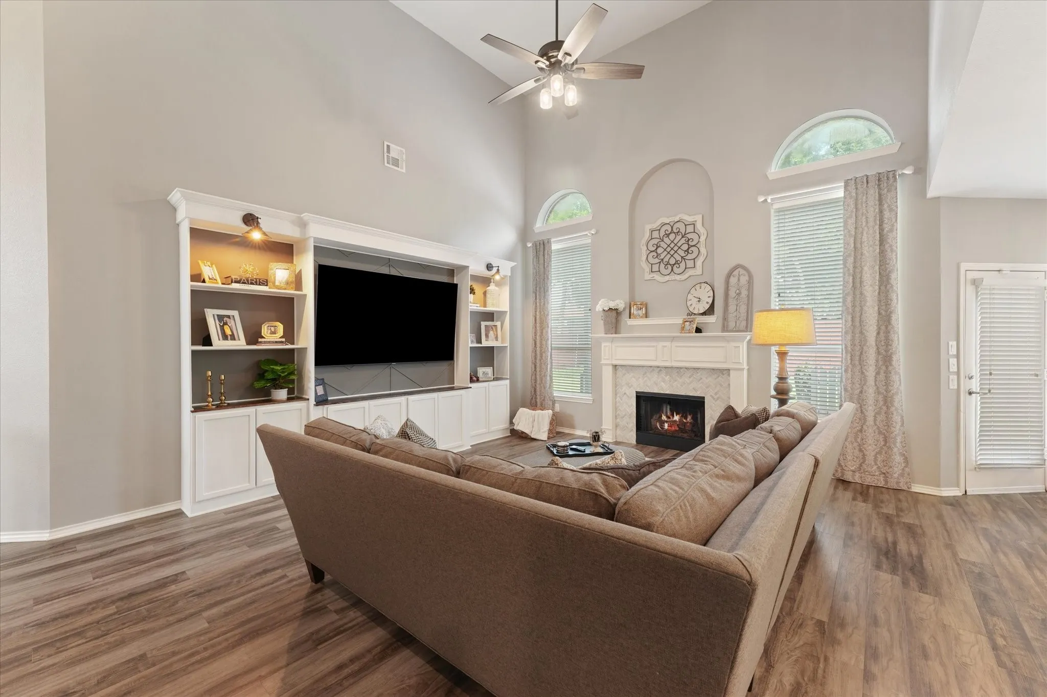 Single Family Residence For Sale in Collin County , 903 Fountain Drive, Wylie, Texas 75098, 4 Bedroom, 3 Bathroom, 2 Garage spaces, 2,942 Sqft, built in 2003, mls#21377936, Real Estate Agent in Wylie, Homes For Sale in Collin county, Homes For Sale in Wylie, Realtor in Wylie Texas, Real Estate Brokerage Independent Realty Texas, Luminita Cordes Realtor