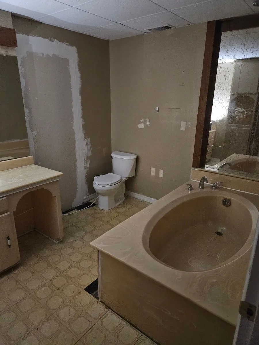 Single Family Residence For Sale in Wichita County , 4709 Gay Street, Wichita Falls, Texas 76306, 4 Bedroom, 3 Bathroom, 1 Garage spaces, 1,968 Sqft, built in 1962, mls#21377946, Real Estate Agent in Wichita Falls, Homes For Sale in Wichita county, Homes For Sale in Wichita Falls, Realtor in Wichita Falls Texas, Real Estate Brokerage Independent Realty Texas, Luminita Cordes Realtor