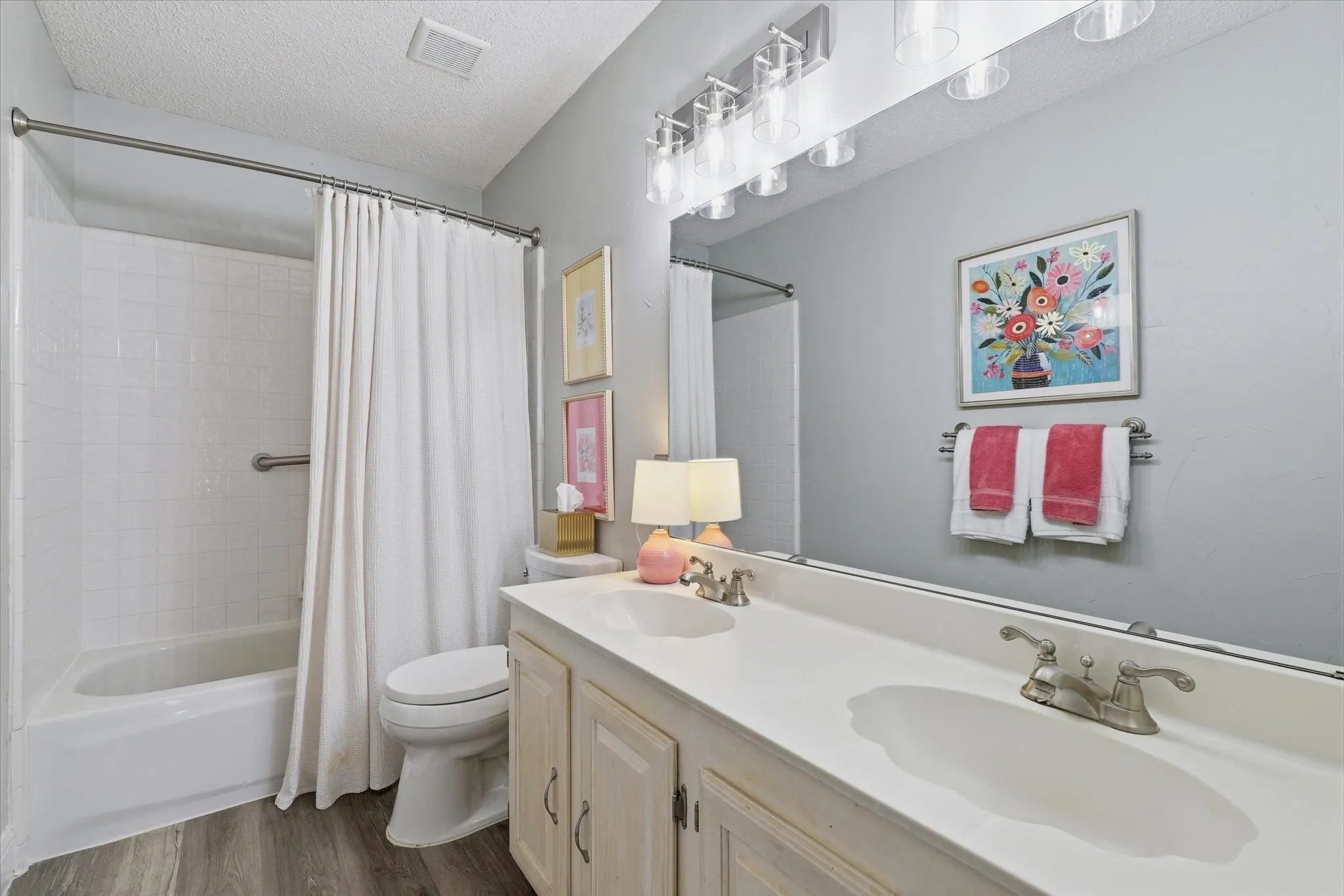 Single Family Residence For Sale in Collin County , 11100 New Orleans Drive, Frisco, Texas 75035, 4 Bedroom, 2 Bathroom, 2 Garage spaces, 2,027 Sqft, built in 1993, mls#21377020, Real Estate Agent in Frisco, Homes For Sale in Collin county, Homes For Sale in Frisco, Realtor in Frisco Texas, Real Estate Brokerage Independent Realty Texas, Luminita Cordes Realtor