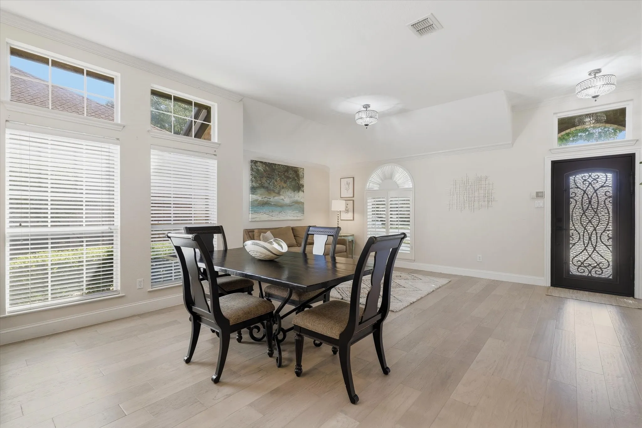 Single Family Residence For Sale in Collin County , 11100 New Orleans Drive, Frisco, Texas 75035, 4 Bedroom, 2 Bathroom, 2 Garage spaces, 2,027 Sqft, built in 1993, mls#21377020, Real Estate Agent in Frisco, Homes For Sale in Collin county, Homes For Sale in Frisco, Realtor in Frisco Texas, Real Estate Brokerage Independent Realty Texas, Luminita Cordes Realtor