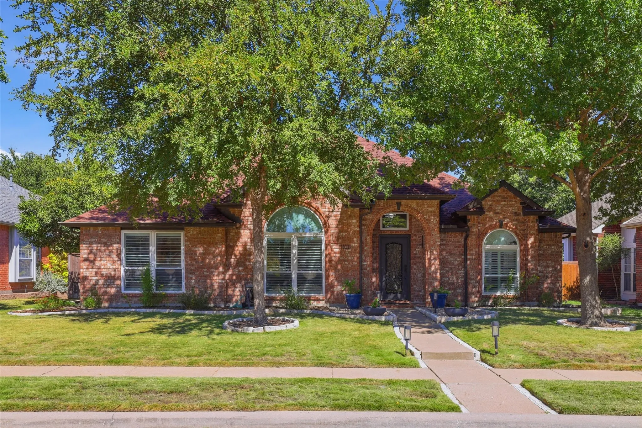 Single Family Residence For Sale in Collin County , 11100 New Orleans Drive, Frisco, Texas 75035, 4 Bedroom, 2 Bathroom, 2 Garage spaces, 2,027 Sqft, built in 1993, mls#21377020, Real Estate Agent in Frisco, Homes For Sale in Collin county, Homes For Sale in Frisco, Realtor in Frisco Texas, Real Estate Brokerage Independent Realty Texas, Luminita Cordes Realtor