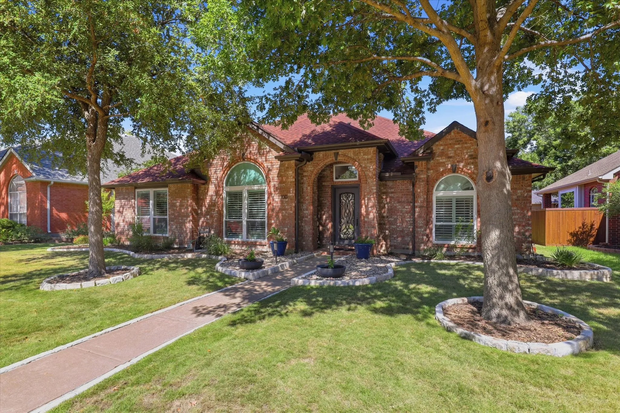 Single Family Residence For Sale in Collin County , 11100 New Orleans Drive, Frisco, Texas 75035, 4 Bedroom, 2 Bathroom, 2 Garage spaces, 2,027 Sqft, built in 1993, mls#21377020, Real Estate Agent in Frisco, Homes For Sale in Collin county, Homes For Sale in Frisco, Realtor in Frisco Texas, Real Estate Brokerage Independent Realty Texas, Luminita Cordes Realtor