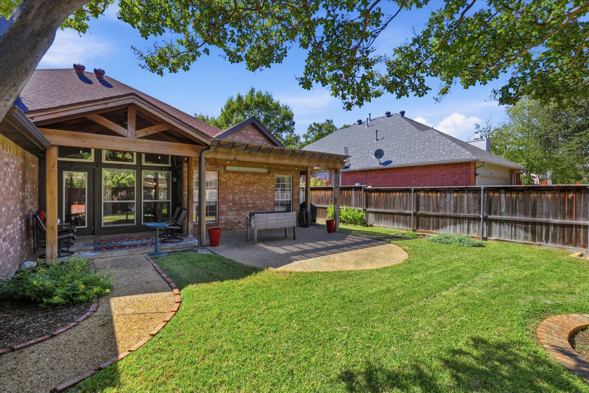 Single Family Residence For Sale in Collin County , 11100 New Orleans Drive, Frisco, Texas 75035, 4 Bedroom, 2 Bathroom, 2 Garage spaces, 2,027 Sqft, built in 1993, mls#21377020, Real Estate Agent in Frisco, Homes For Sale in Collin county, Homes For Sale in Frisco, Realtor in Frisco Texas, Real Estate Brokerage Independent Realty Texas, Luminita Cordes Realtor