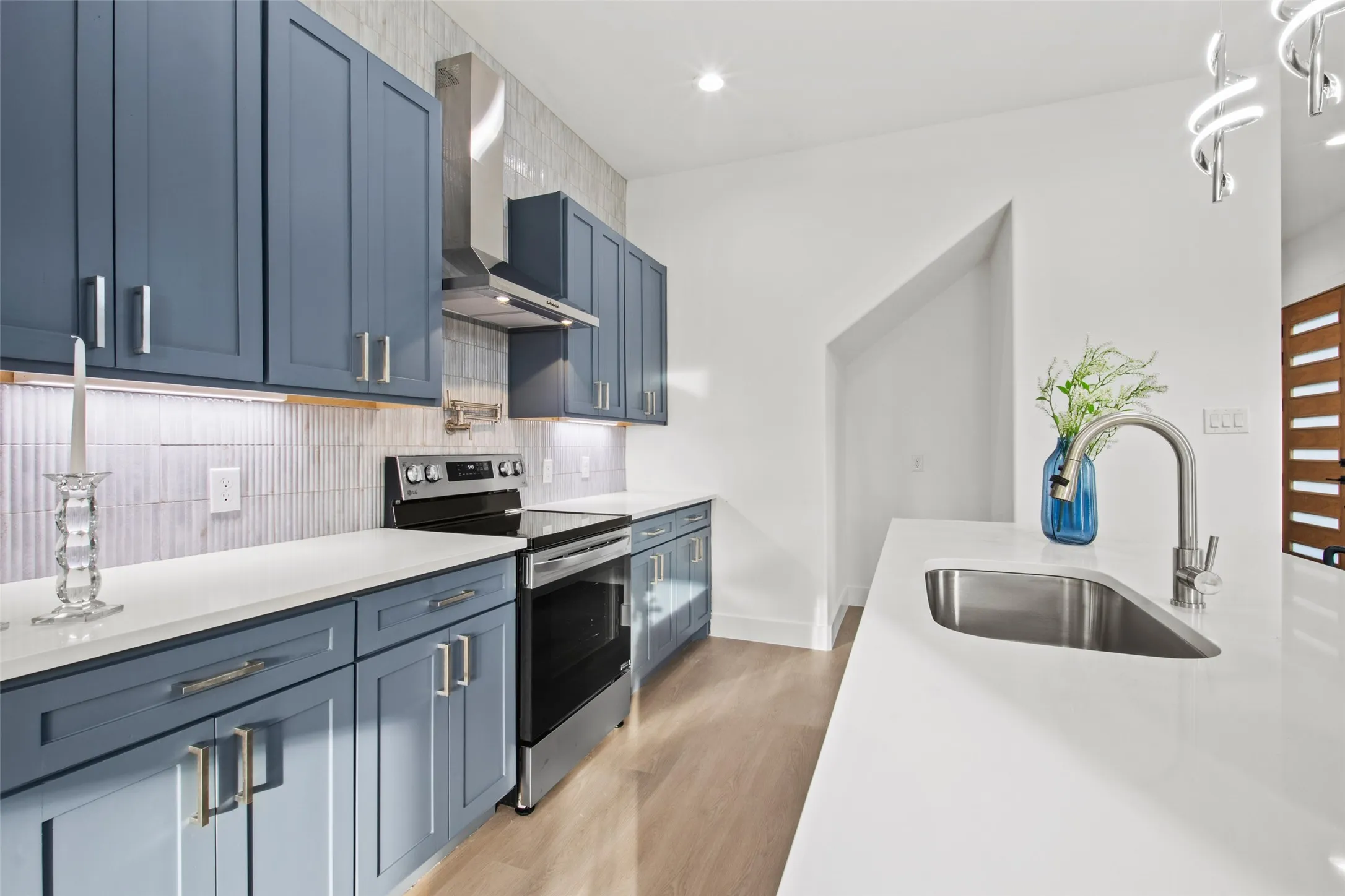 Single Family Residence For Sale in Dallas County , 2503 Lawrence Street, Dallas, Texas 75215, 3 Bedroom, 3 Bathroom, 2 Garage spaces, 1,950 Sqft, built in 2025, mls#21377973, Real Estate Agent in Dallas, Homes For Sale in Dallas county, Homes For Sale in Dallas, Realtor in Dallas Texas, Real Estate Brokerage Independent Realty Texas, Luminita Cordes Realtor