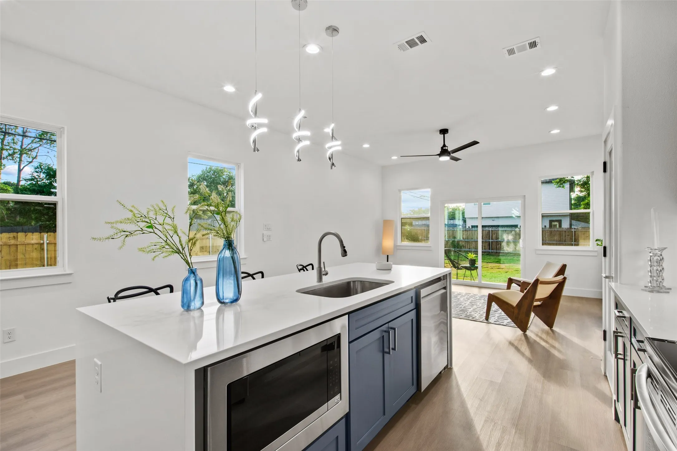 Single Family Residence For Sale in Dallas County , 2503 Lawrence Street, Dallas, Texas 75215, 3 Bedroom, 3 Bathroom, 2 Garage spaces, 1,950 Sqft, built in 2025, mls#21377973, Real Estate Agent in Dallas, Homes For Sale in Dallas county, Homes For Sale in Dallas, Realtor in Dallas Texas, Real Estate Brokerage Independent Realty Texas, Luminita Cordes Realtor