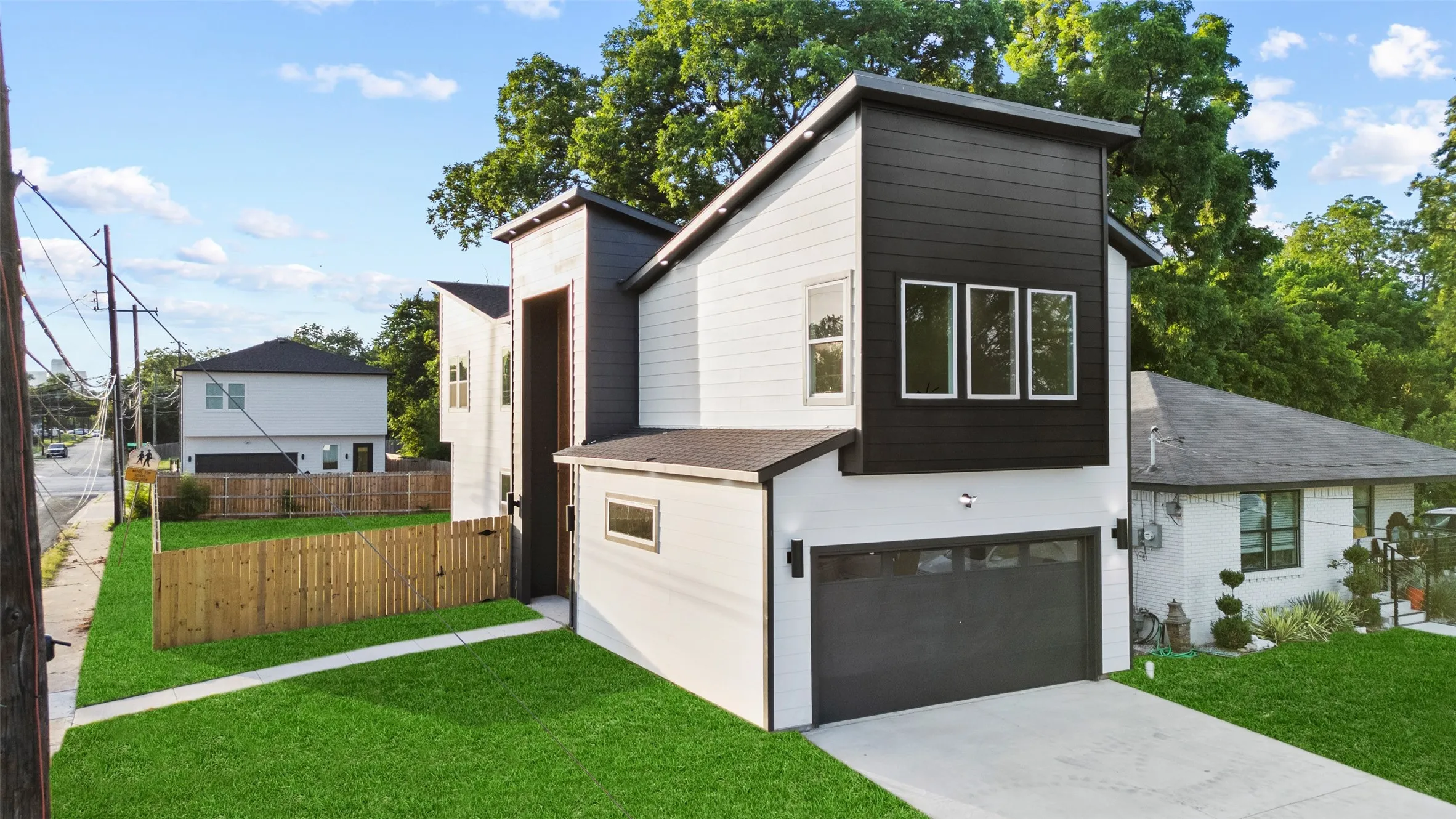 Single Family Residence For Sale in Dallas County , 2503 Lawrence Street, Dallas, Texas 75215, 3 Bedroom, 3 Bathroom, 2 Garage spaces, 1,950 Sqft, built in 2025, mls#21377973, Real Estate Agent in Dallas, Homes For Sale in Dallas county, Homes For Sale in Dallas, Realtor in Dallas Texas, Real Estate Brokerage Independent Realty Texas, Luminita Cordes Realtor