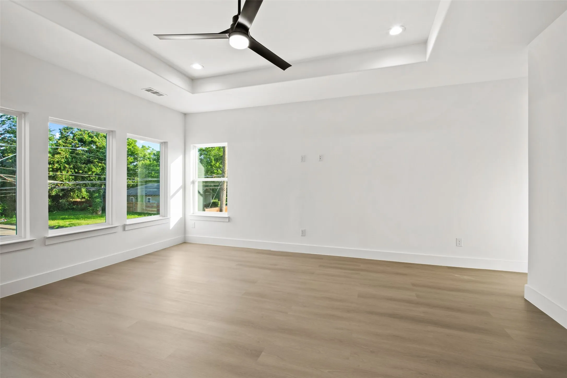 Single Family Residence For Sale in Dallas County , 2503 Lawrence Street, Dallas, Texas 75215, 3 Bedroom, 3 Bathroom, 2 Garage spaces, 1,950 Sqft, built in 2025, mls#21377973, Real Estate Agent in Dallas, Homes For Sale in Dallas county, Homes For Sale in Dallas, Realtor in Dallas Texas, Real Estate Brokerage Independent Realty Texas, Luminita Cordes Realtor